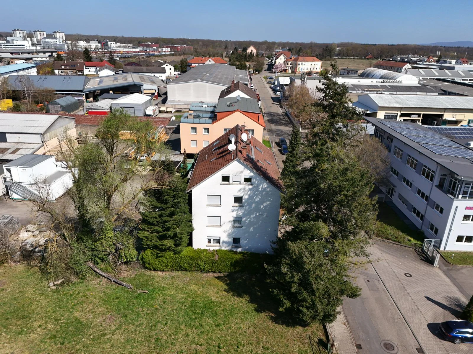 Rastatt / Mehrfamilienhaus mit 8 Wohneinheiten in Bahnhofsnähe / 1 Wohnung frei