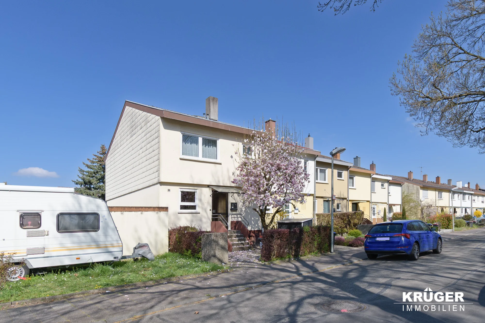Karlsruhe-Hagsfeld / familienfreundliches Reiheneckhaus mit Terrasse, Garten & Einzelgarage / sofort bezugsfrei