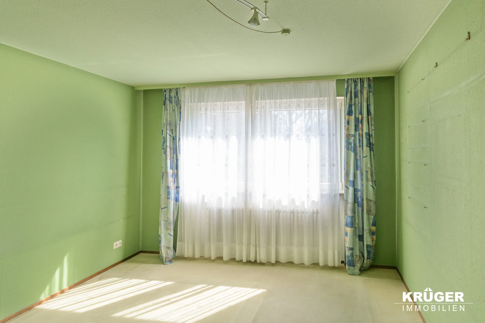 Karlsruhe-Hagsfeld / familienfreundliches Reiheneckhaus mit Terrasse, Garten & Einzelgarage / sofort bezugsfrei