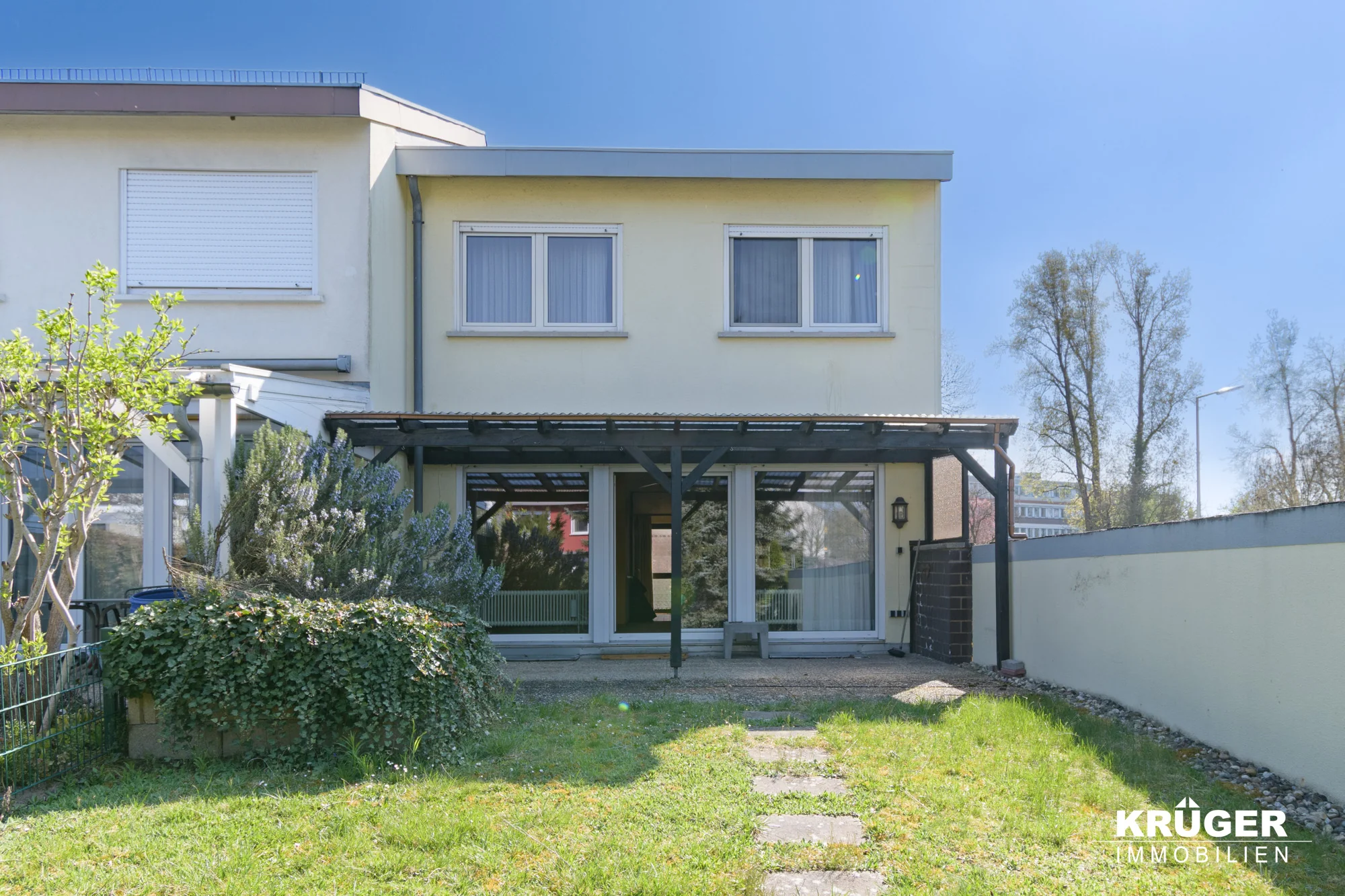 Karlsruhe-Hagsfeld / familienfreundliches Reiheneckhaus mit Terrasse, Garten & Einzelgarage / sofort bezugsfrei
