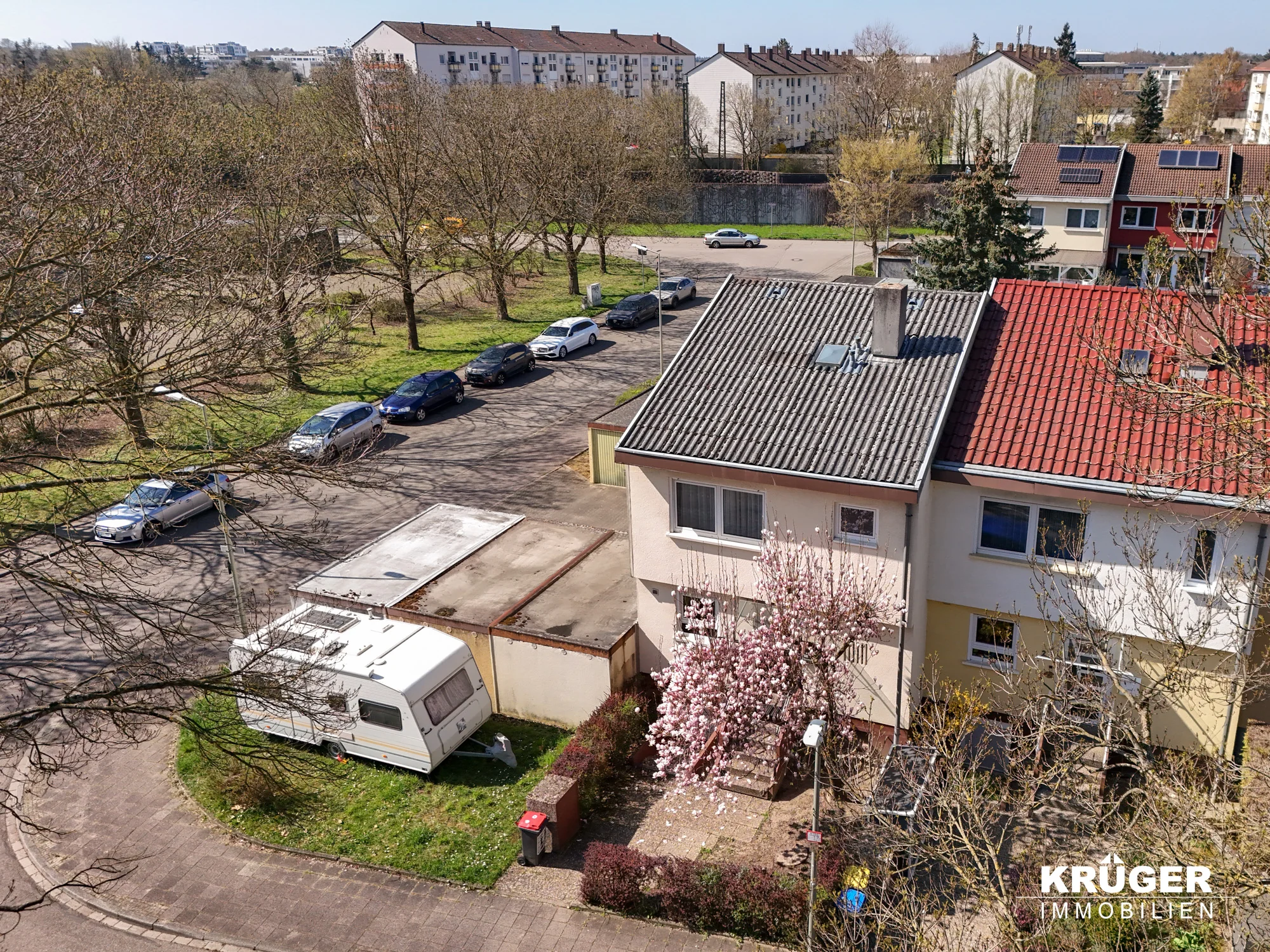 Karlsruhe-Hagsfeld / familienfreundliches Reiheneckhaus mit Terrasse, Garten & Einzelgarage / sofort bezugsfrei