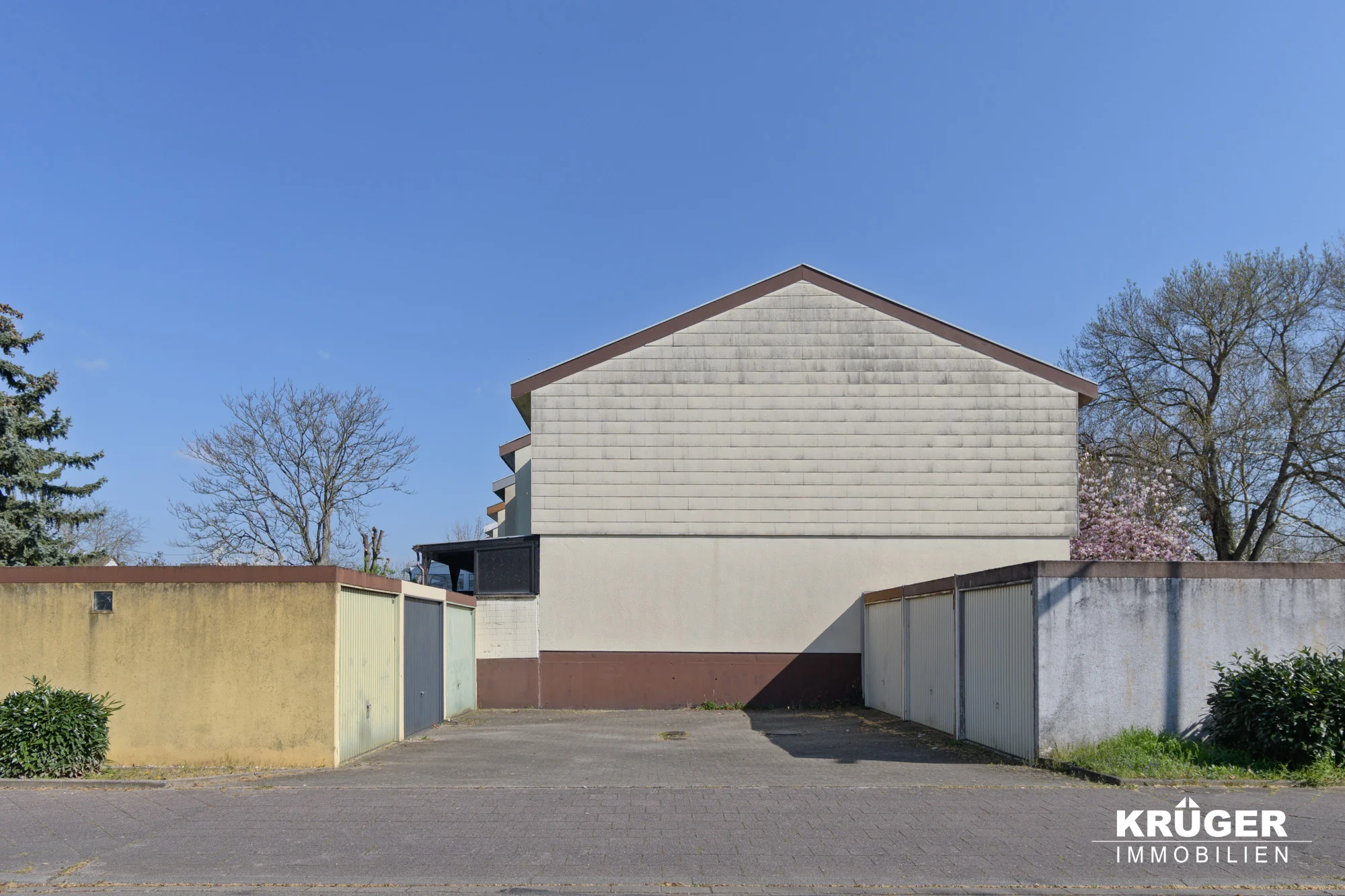 Karlsruhe-Hagsfeld / familienfreundliches Reiheneckhaus mit Terrasse, Garten & Einzelgarage / sofort bezugsfrei