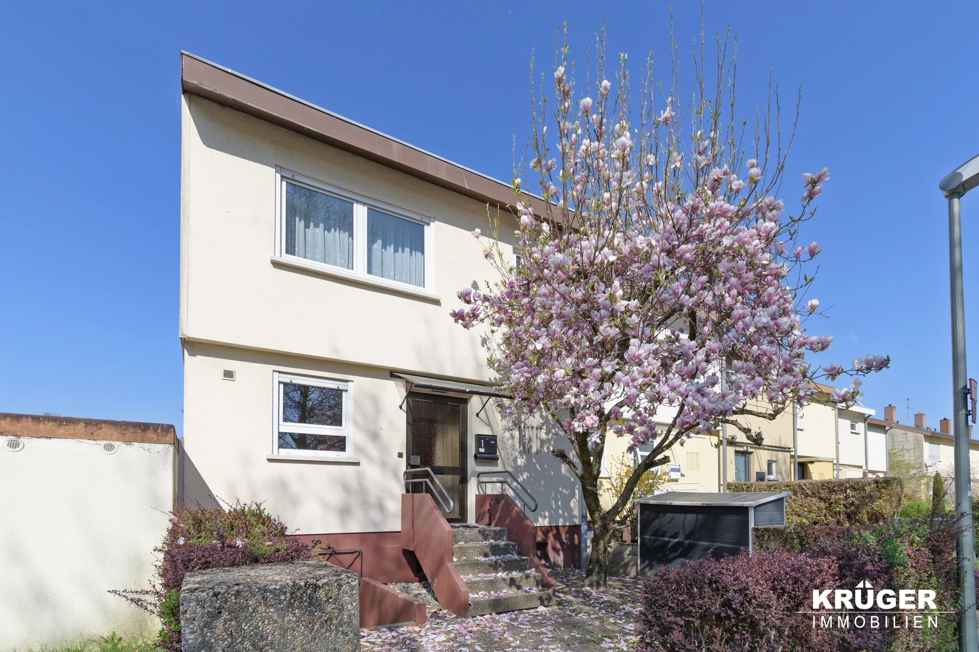 Karlsruhe-Hagsfeld / familienfreundliches Reiheneckhaus mit Terrasse, Garten & Einzelgarage / sofort bezugsfrei