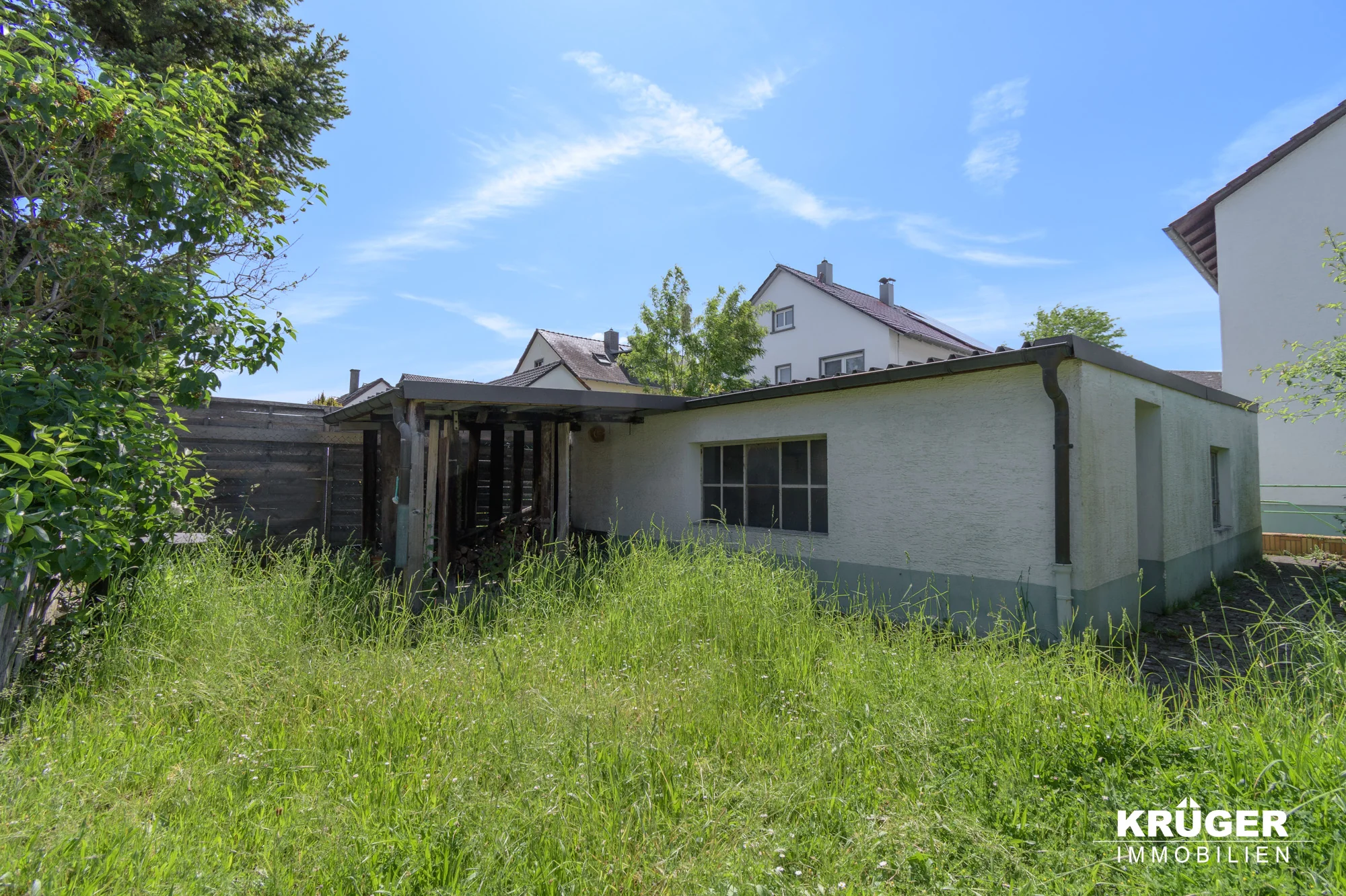 Eggenstein-Leopoldshafen / Zweifamilienhaus mit Garten und Doppelgarage in ruhiger Lage / bezugsfrei