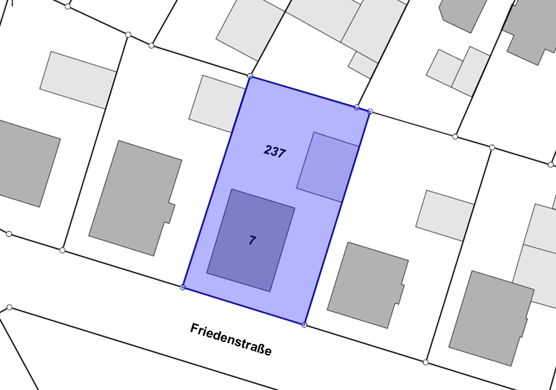 Eggenstein-Leopoldshafen / Zweifamilienhaus mit Garten und Doppelgarage in ruhiger Lage / bezugsfrei