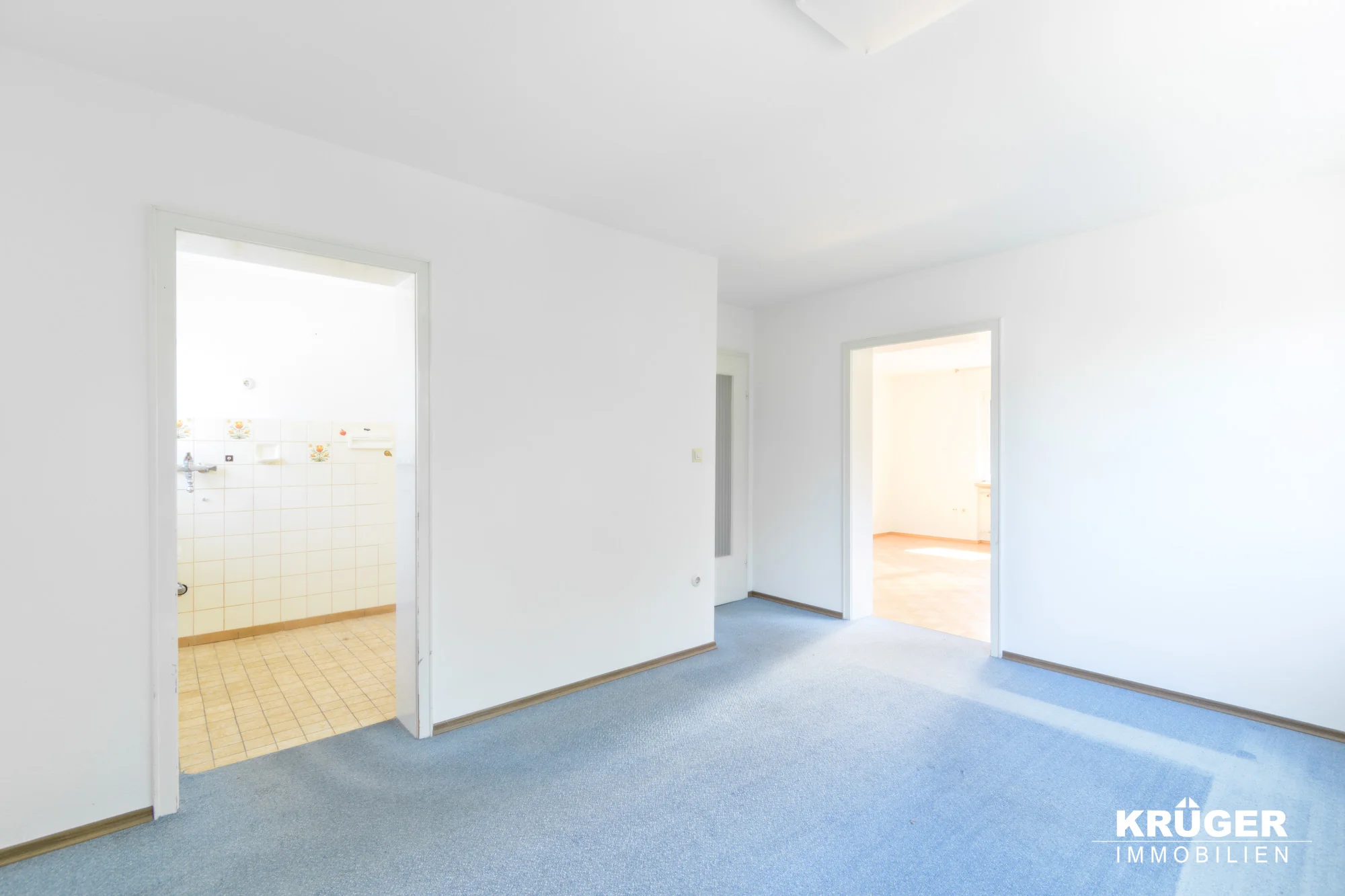 Eggenstein-Leopoldshafen / Zweifamilienhaus mit Garten und Doppelgarage in ruhiger Lage / bezugsfrei