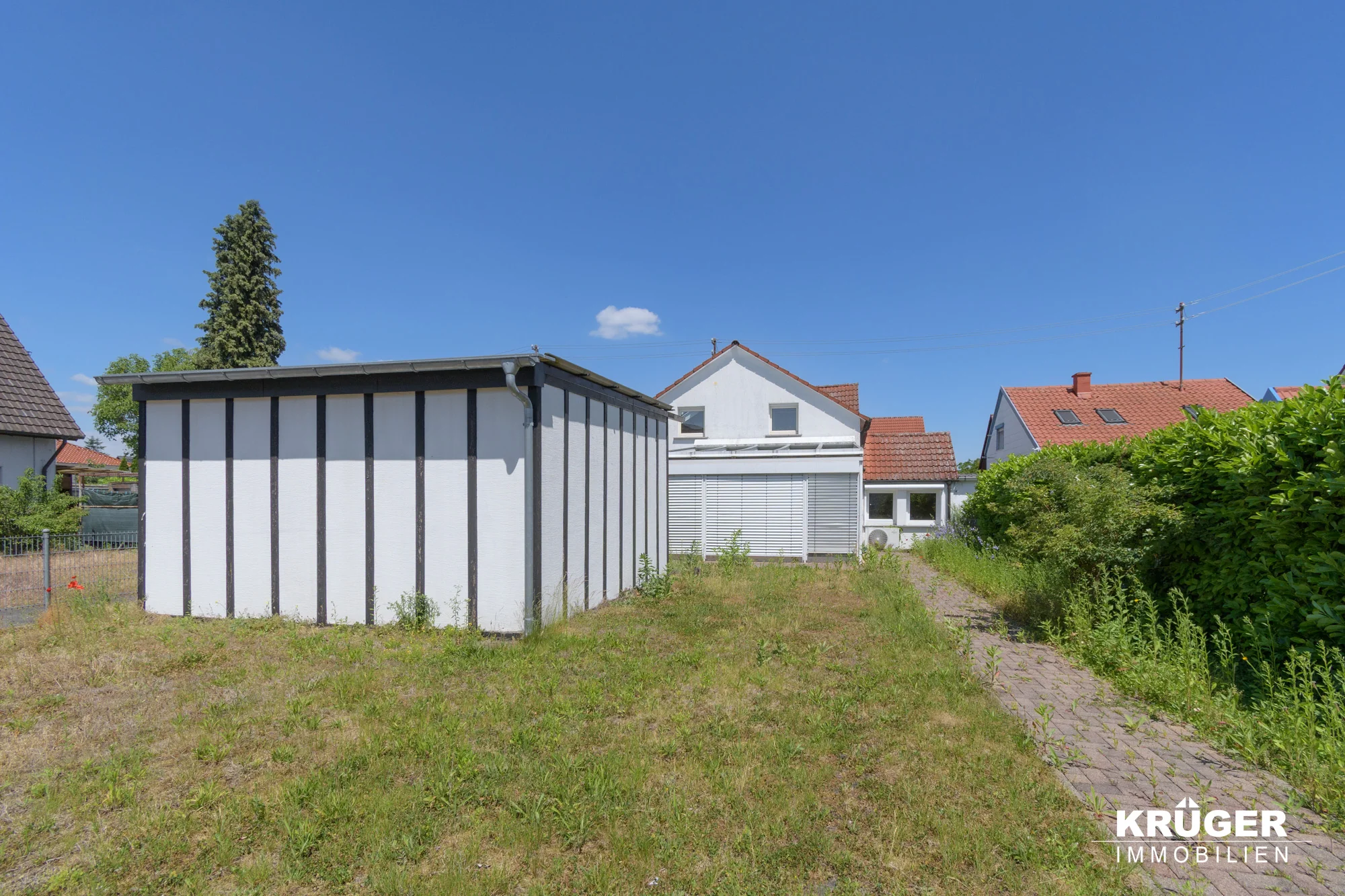 KA-Grünwinkel, Heidenstückersiedlung / freistehendes EFH mit 3 Zimmern, KFZ-Stellplätzen und schönem Grundstück / bezugsfrei