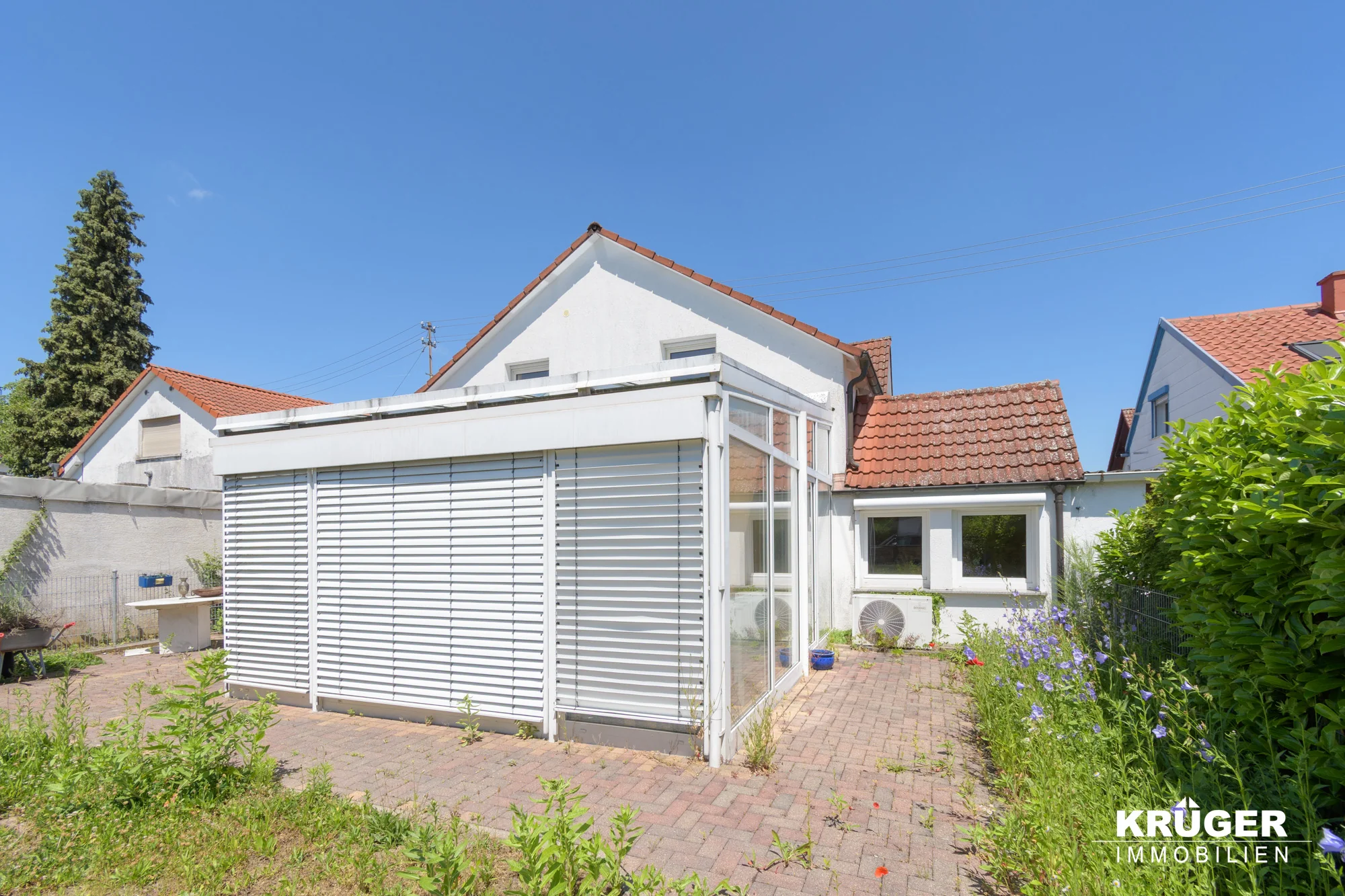 KA-Grünwinkel, Heidenstückersiedlung / freistehendes EFH mit 3 Zimmern, KFZ-Stellplätzen und schönem Grundstück / bezugsfrei
