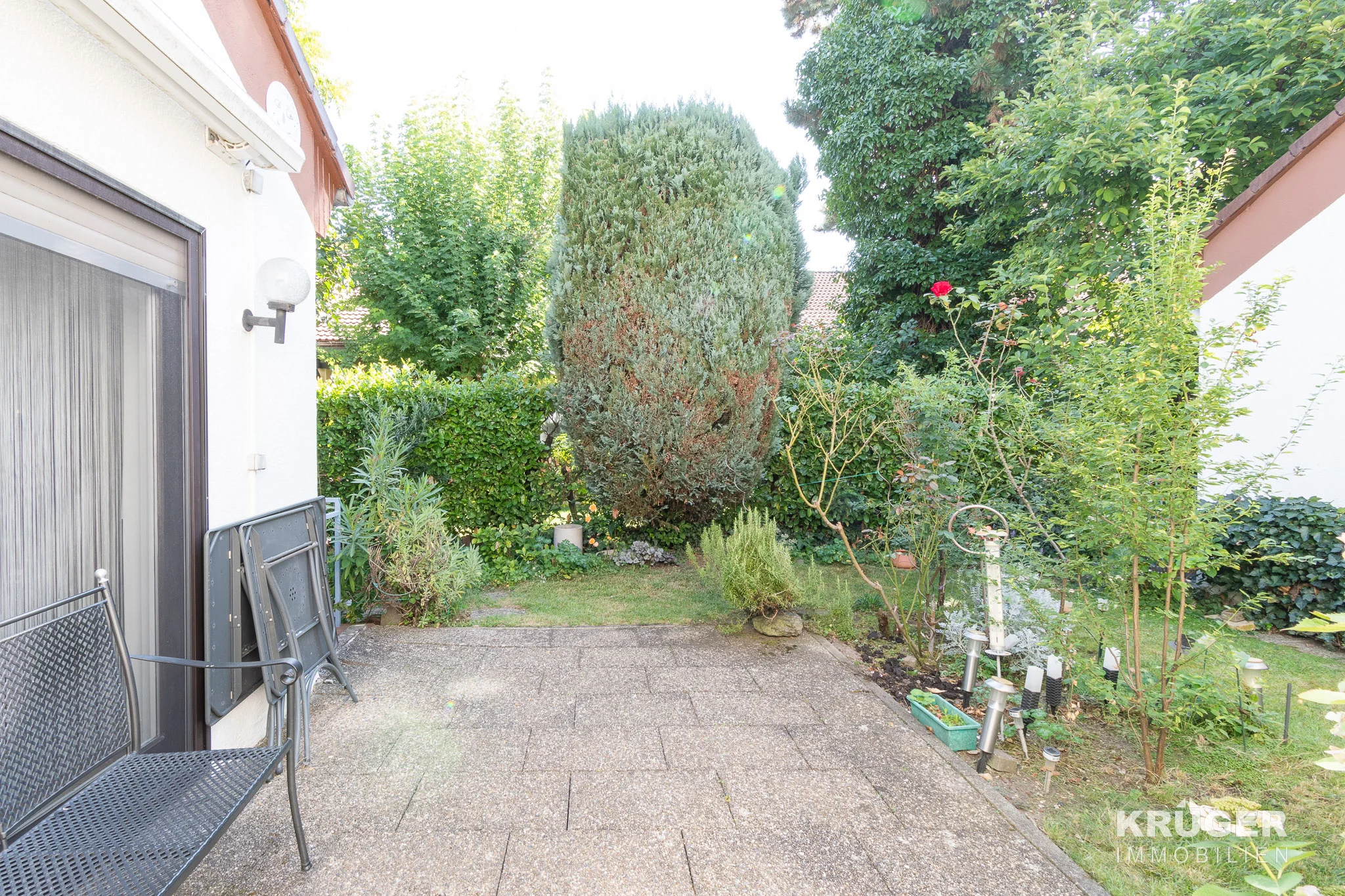 KA-Durlach | Familienfreundliches Einfamilienhaus mit 7 Zimmern, Hobbyraum, Garten & 2 TG-Stellplätzen - ruhige, zentrale Lage - sofort bezugsfrei