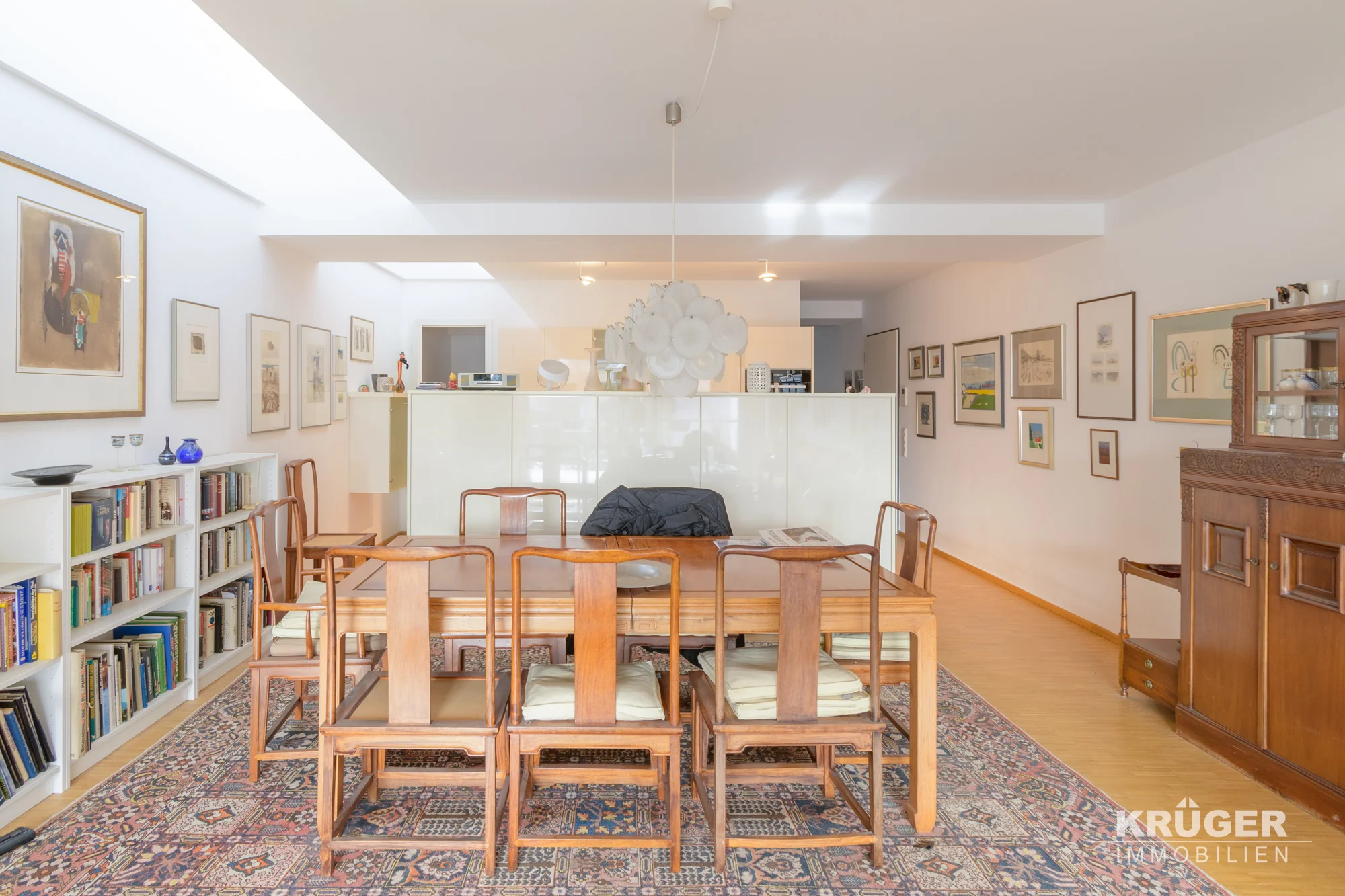 KA-Rüppurr / anspruchsvolle & großzügige Maisonette-Wohnung mit EBK, Balkon, Keller, TG- und KFZ-Stellplatz auf Erbpachtgrundstück / Wohnanlage „Alb-Aue“ / bezugsfrei