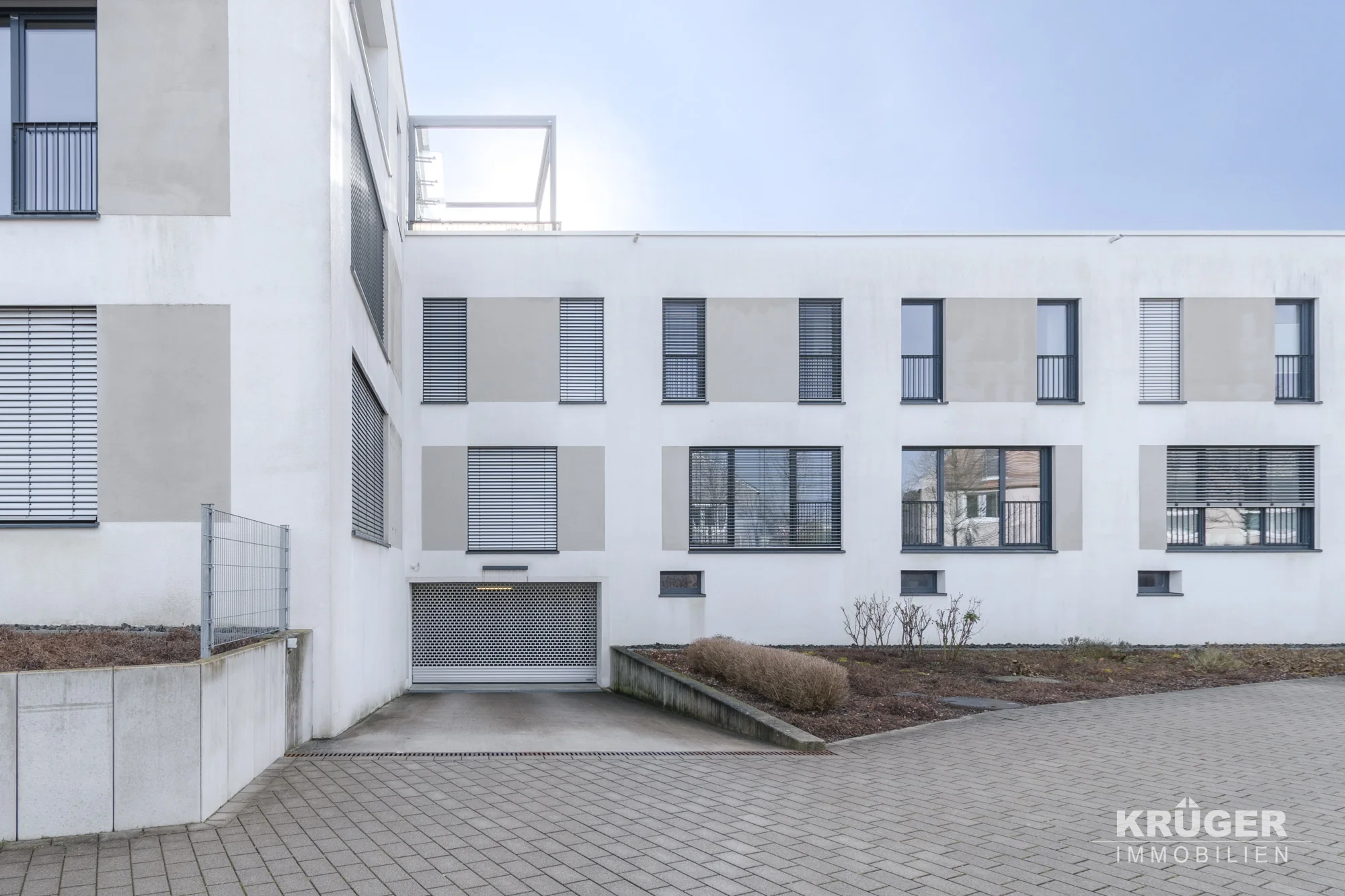 KA-Rüppurr / anspruchsvolle & großzügige Maisonette-Wohnung mit EBK, Balkon, Keller, TG- und KFZ-Stellplatz auf Erbpachtgrundstück / Wohnanlage „Alb-Aue“ / bezugsfrei