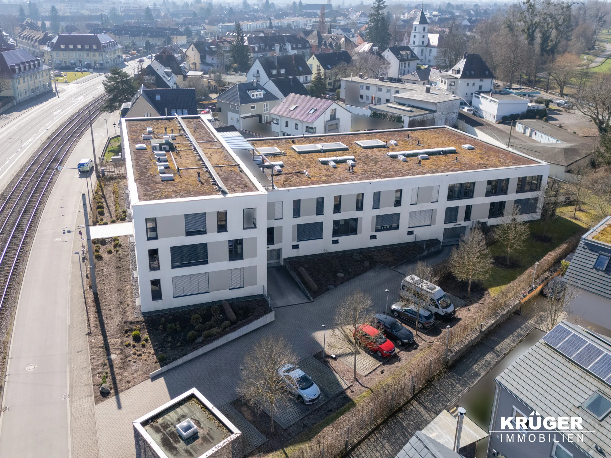 KA-Rüppurr / anspruchsvolle & großzügige Maisonette-Wohnung mit EBK, Balkon, Keller, TG- und KFZ-Stellplatz auf Erbpachtgrundstück / Wohnanlage „Alb-Aue“ / bezugsfrei