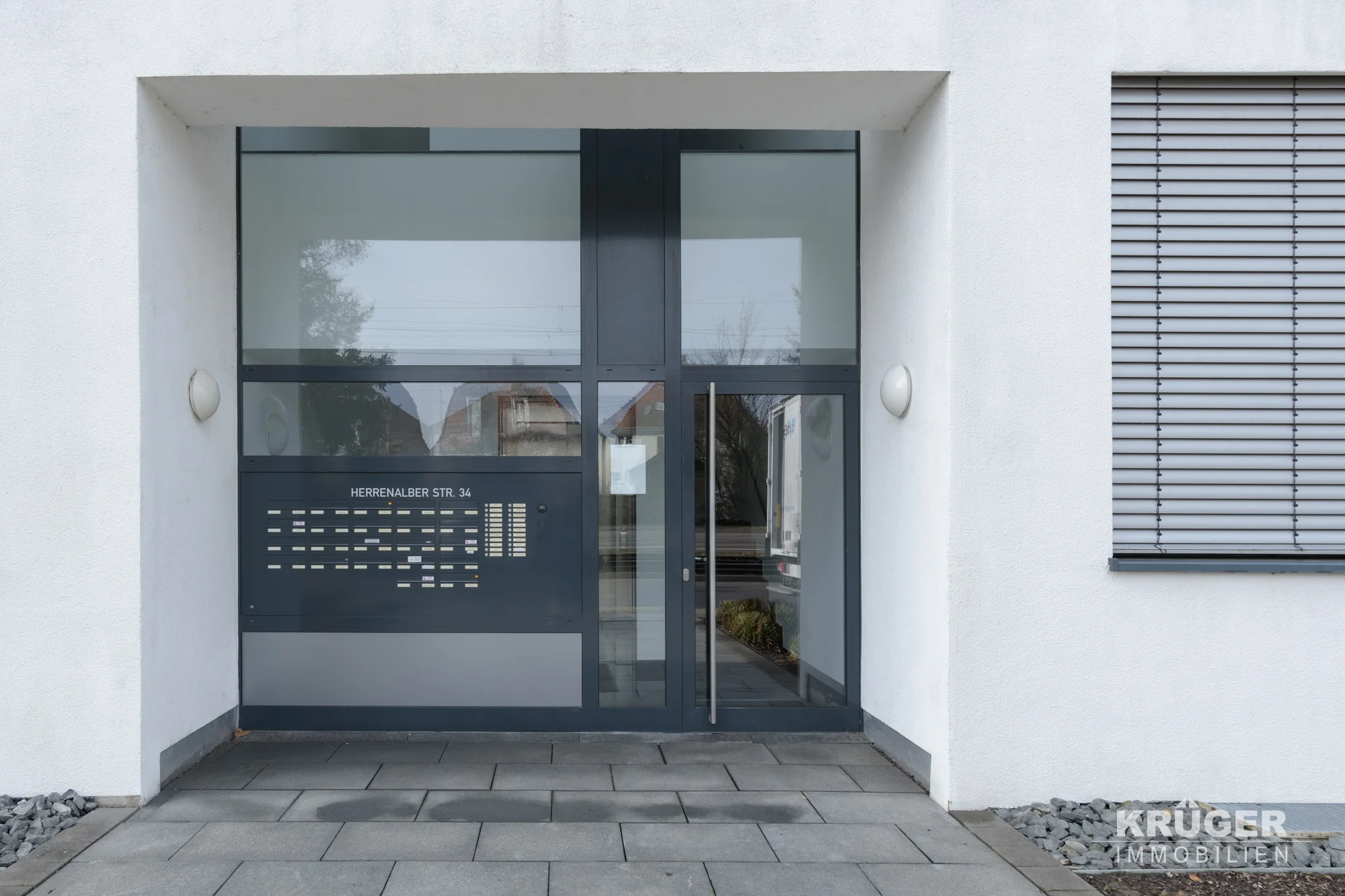 KA-Rüppurr / anspruchsvolle & großzügige Maisonette-Wohnung mit EBK, Balkon, Keller, TG- und KFZ-Stellplatz auf Erbpachtgrundstück / Wohnanlage „Alb-Aue“ / bezugsfrei