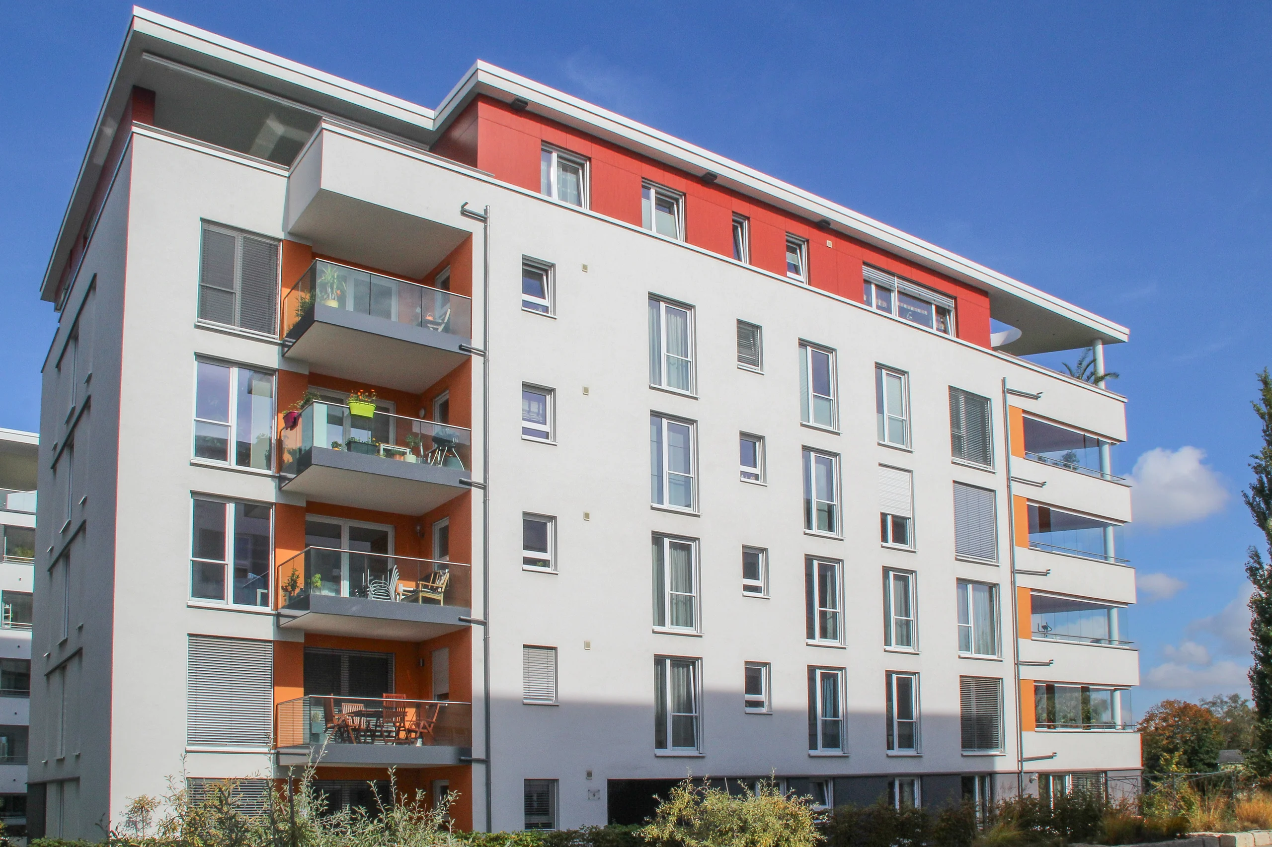 KA-Südoststadt, City Park / besondere und hochwertige Penthouse-Wohnung mit sichtgeschützter Dachterrasse, Kellerraum, zwei TG-Plätze - vermietet