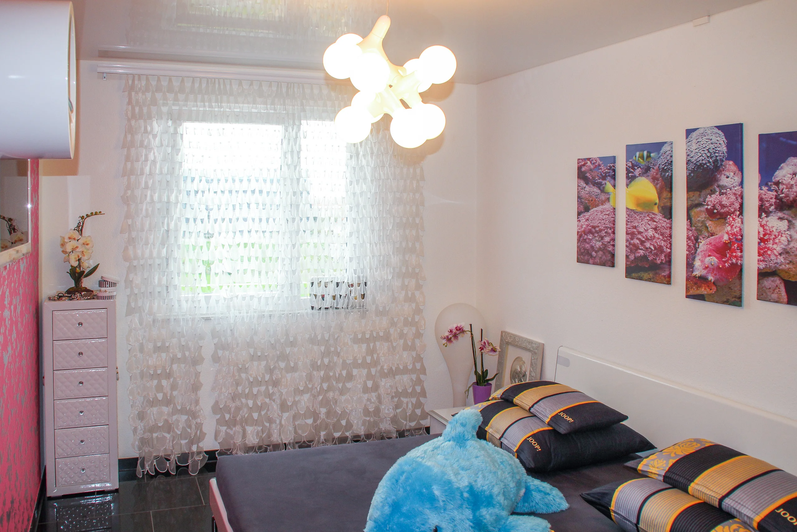 KA-Südoststadt, City Park / besondere und hochwertige Penthouse-Wohnung mit sichtgeschützter Dachterrasse, Kellerraum, zwei TG-Plätze - vermietet
