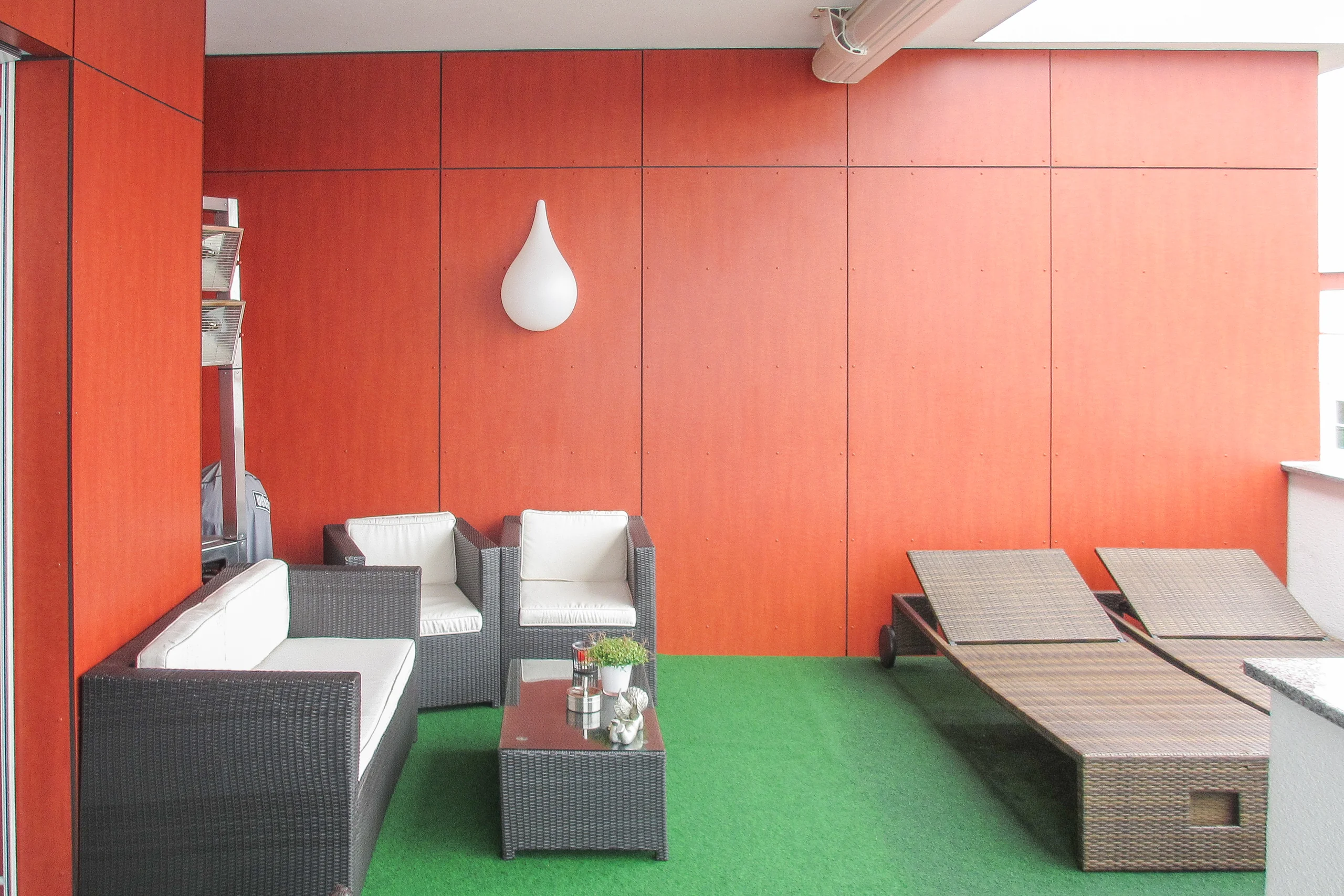 KA-Südoststadt, City Park / besondere und hochwertige Penthouse-Wohnung mit sichtgeschützter Dachterrasse, Kellerraum, zwei TG-Plätze - vermietet