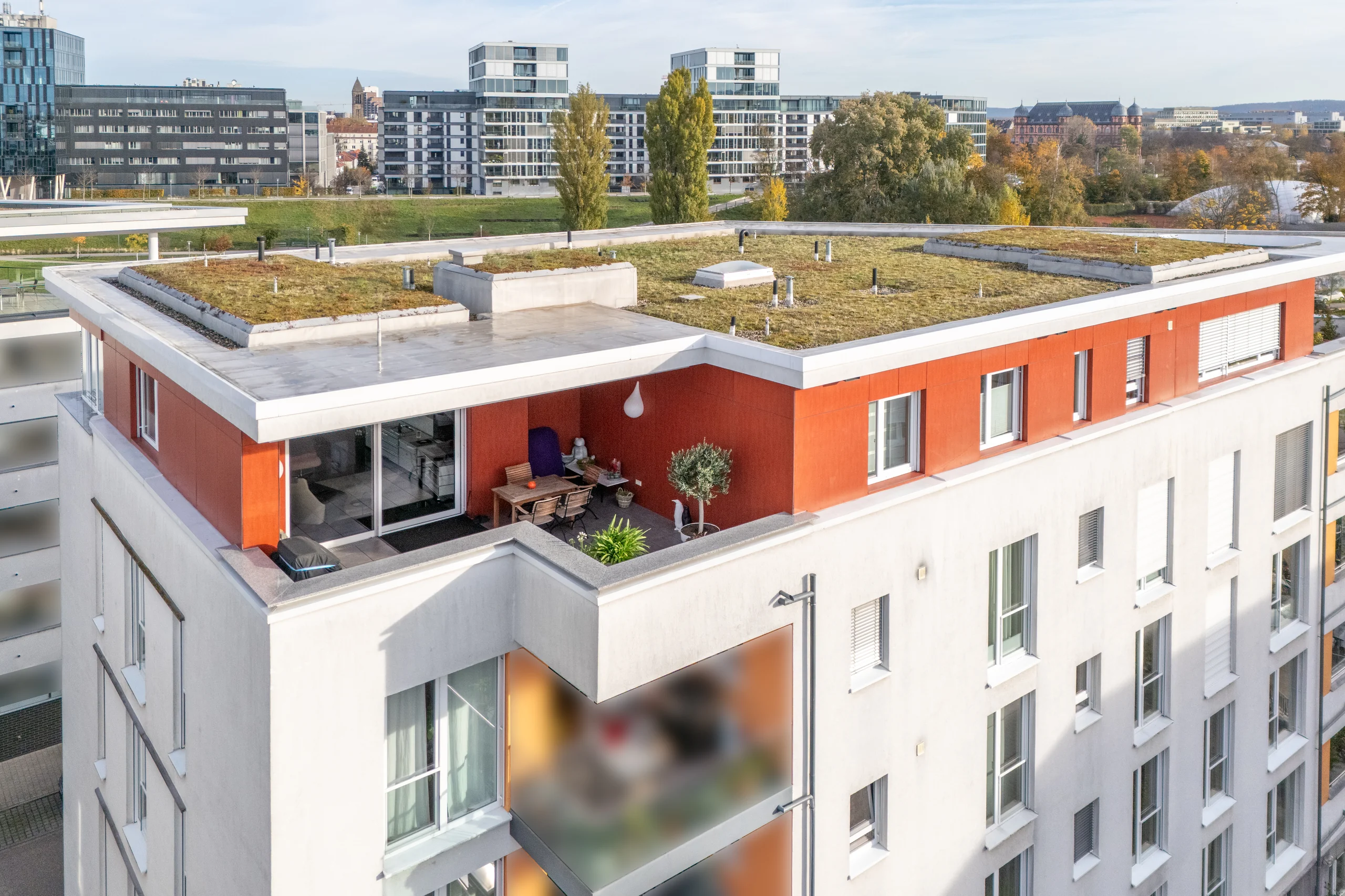 KA-Südoststadt, City Park / besondere und hochwertige Penthouse-Wohnung mit sichtgeschützter Dachterrasse, Kellerraum, zwei TG-Plätze - vermietet