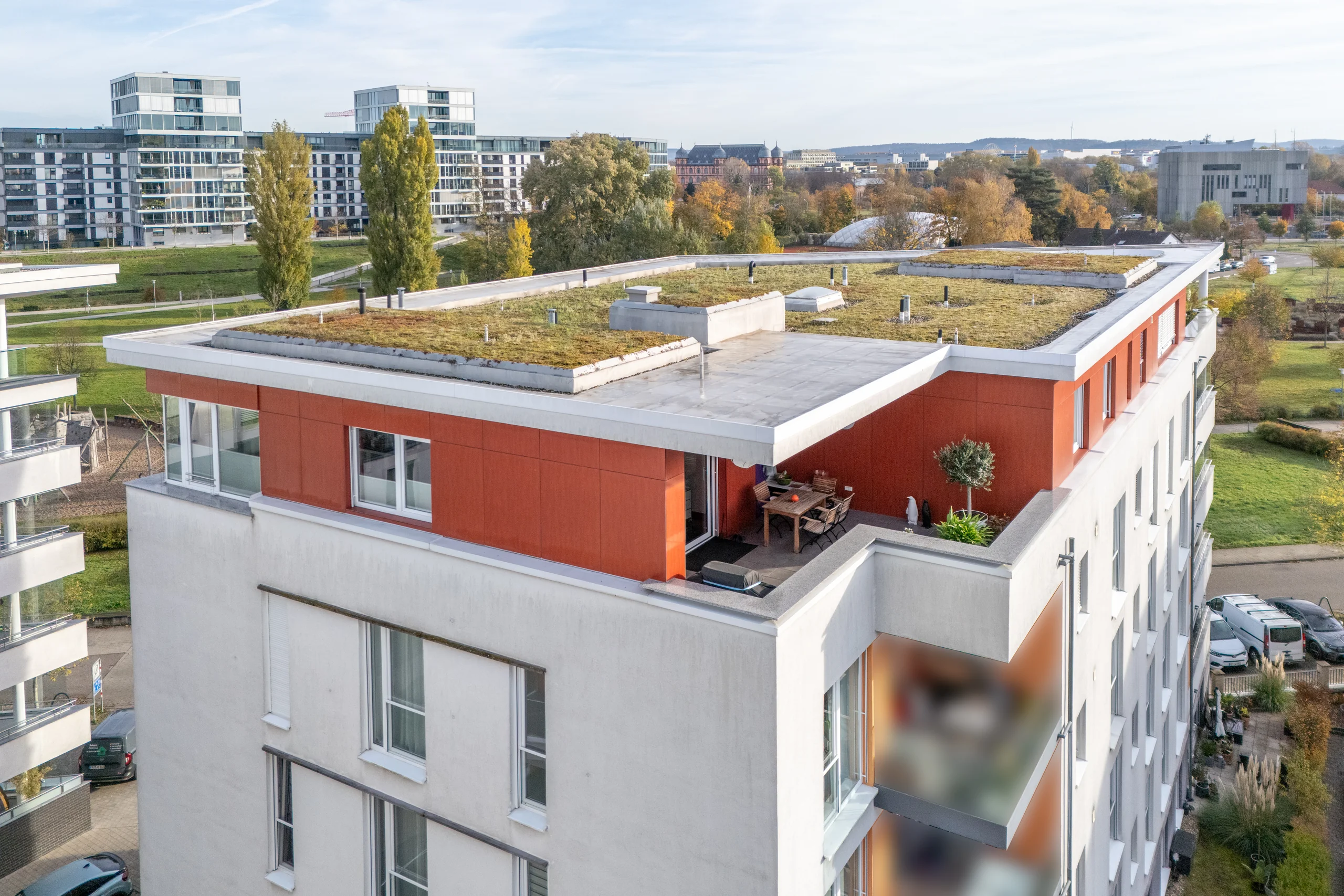 KA-Südoststadt, City Park / besondere und hochwertige Penthouse-Wohnung mit sichtgeschützter Dachterrasse, Kellerraum, zwei TG-Plätze - vermietet