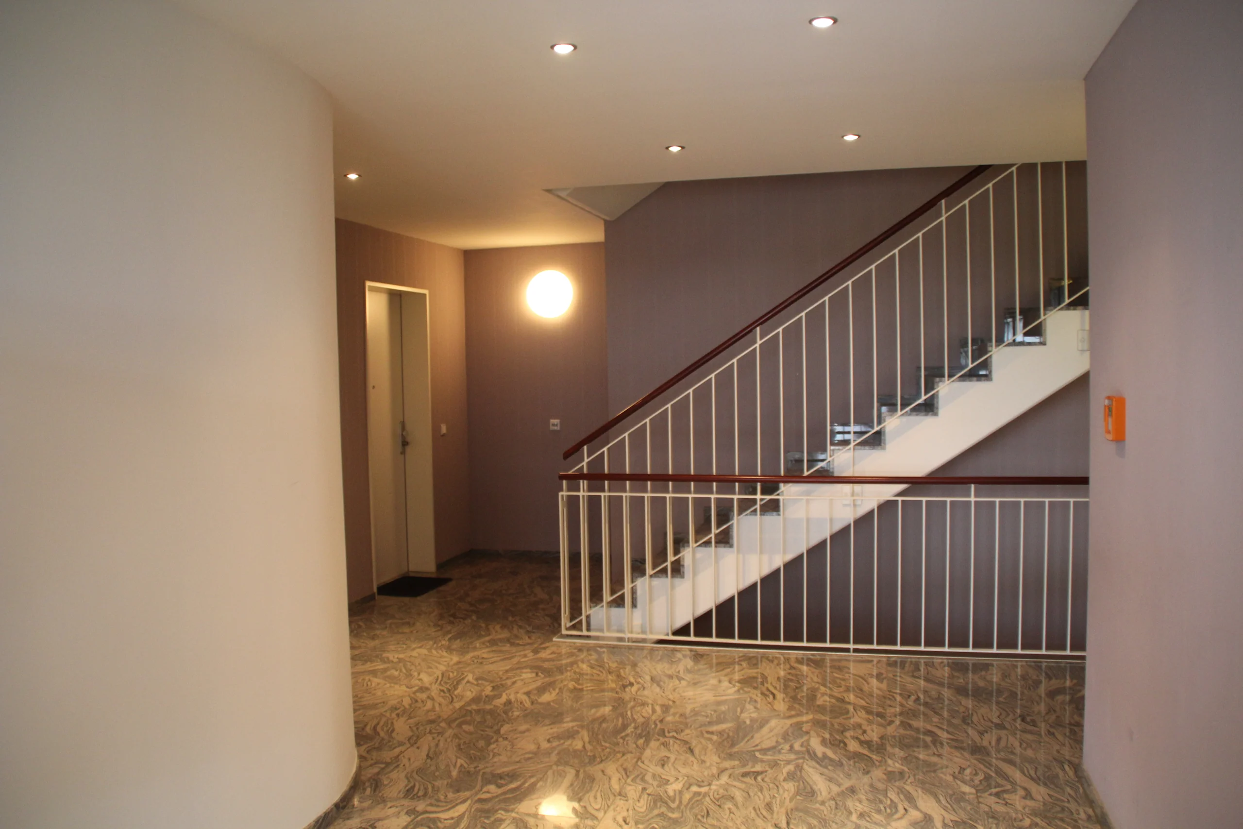 KA-Südoststadt, City Park / besondere und hochwertige Penthouse-Wohnung mit sichtgeschützter Dachterrasse, Kellerraum, zwei TG-Plätze - vermietet