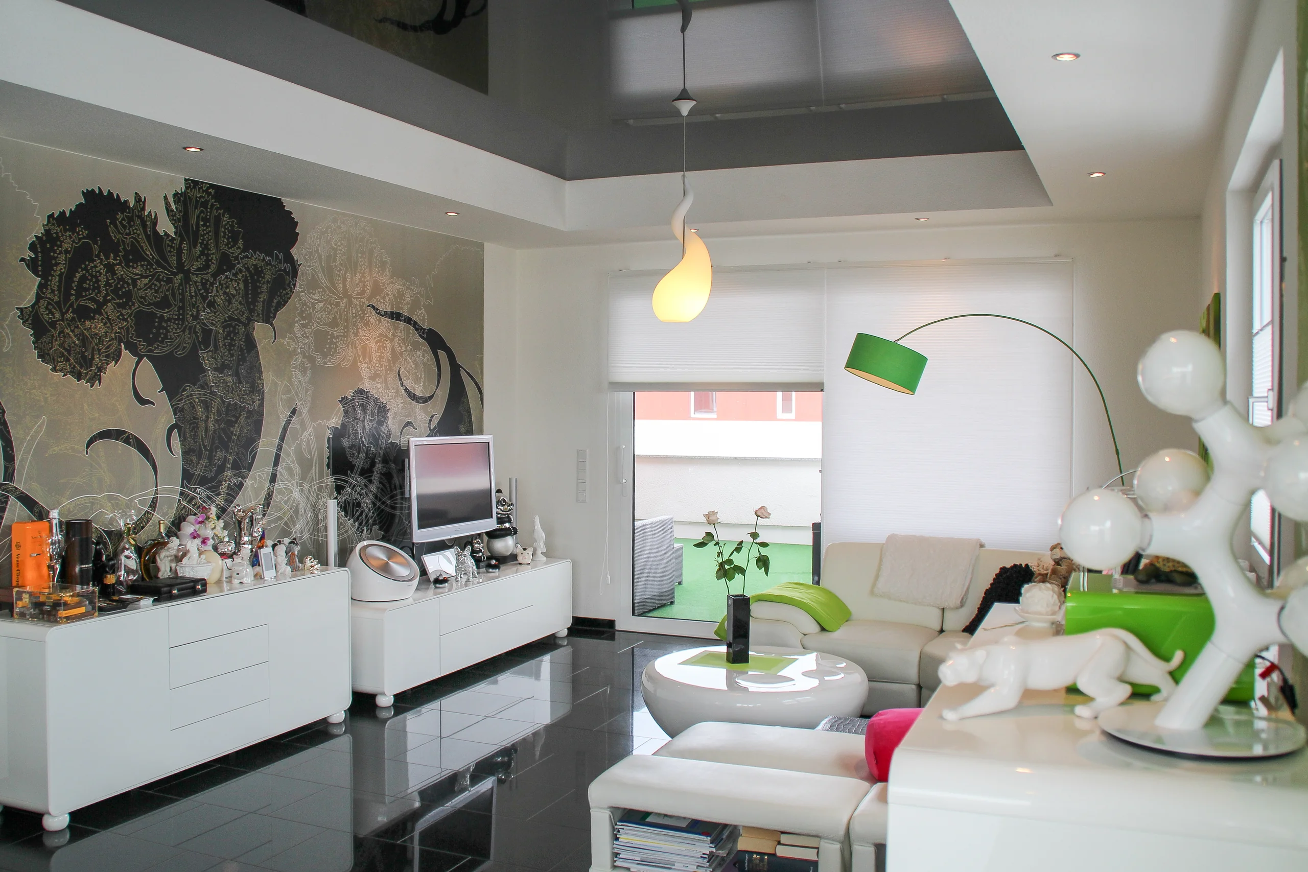 KA-Südoststadt, City Park / besondere und hochwertige Penthouse-Wohnung mit sichtgeschützter Dachterrasse, Kellerraum, zwei TG-Plätze - vermietet