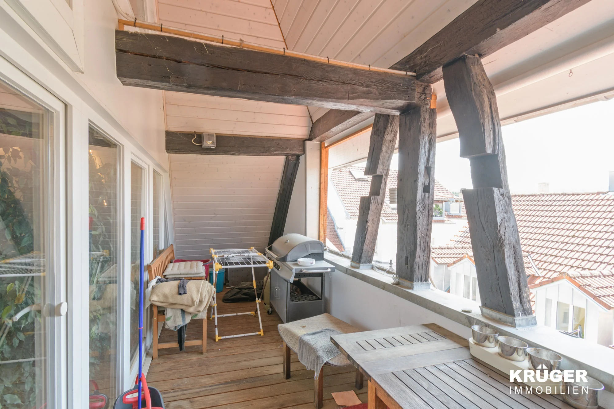 KA-Durlach / außergewöhnliche DG-Maisonette-Whg mit Süd-Loggia, 5 Zimmer und optional zwei TG-Stellplätze