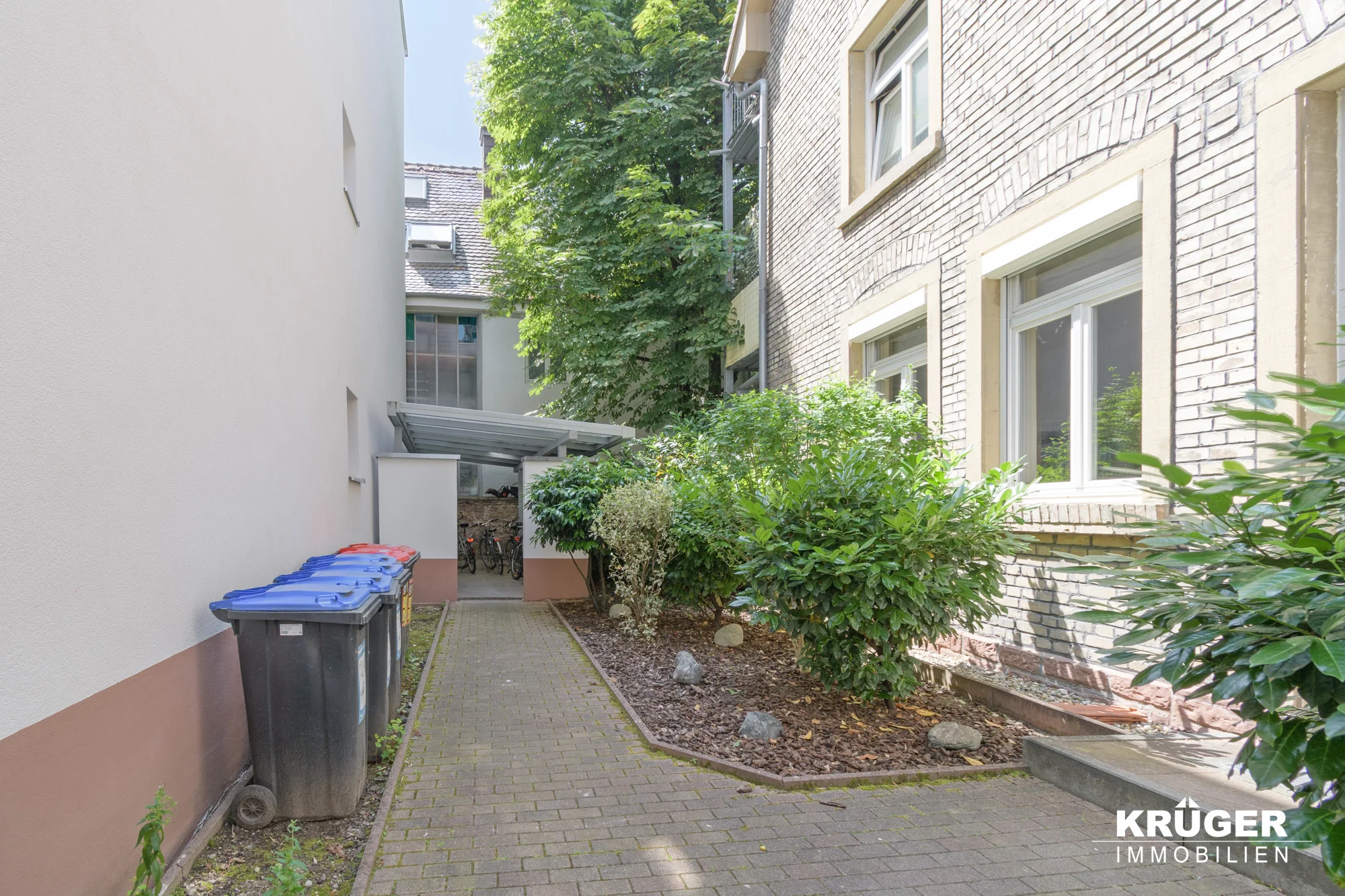 KA-Durlach / außergewöhnliche DG-Maisonette-Whg mit Süd-Loggia, 5 Zimmer und optional zwei TG-Stellplätze