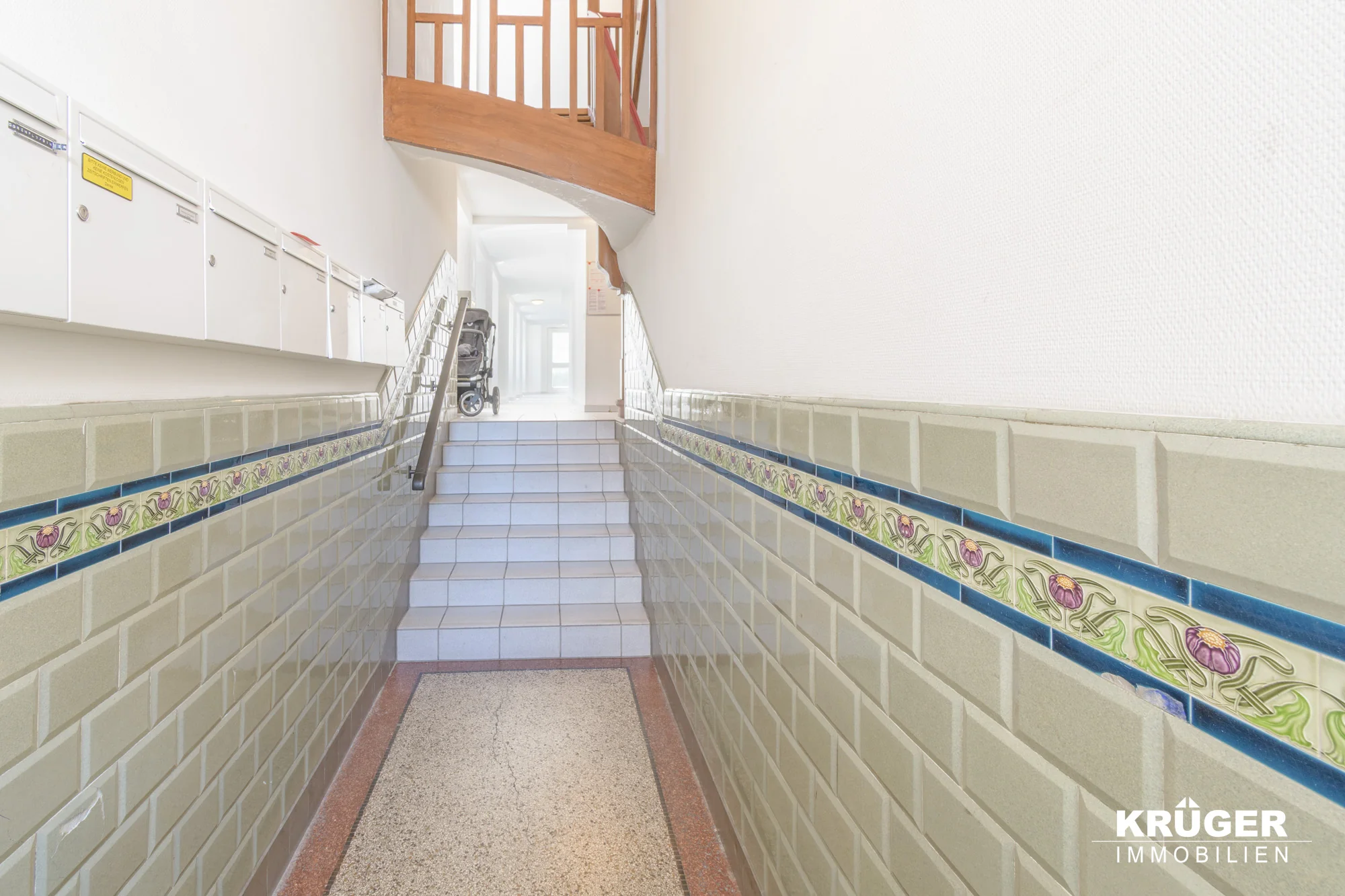 KA-Durlach / außergewöhnliche DG-Maisonette-Whg mit Süd-Loggia, 5 Zimmer und optional zwei TG-Stellplätze