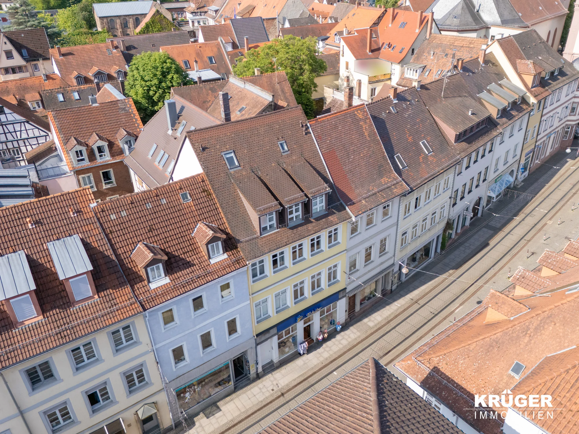 KA-Durlach / außergewöhnliche DG-Maisonette-Whg mit Süd-Loggia, 5 Zimmer und optional zwei TG-Stellplätze