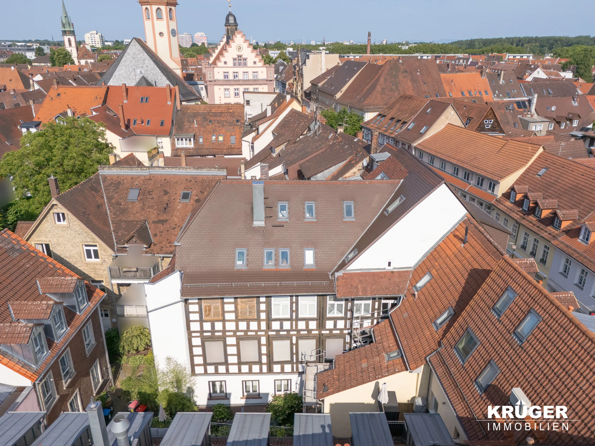 KA-Durlach / außergewöhnliche DG-Maisonette-Whg mit Süd-Loggia, 5 Zimmer und optional zwei TG-Stellplätze