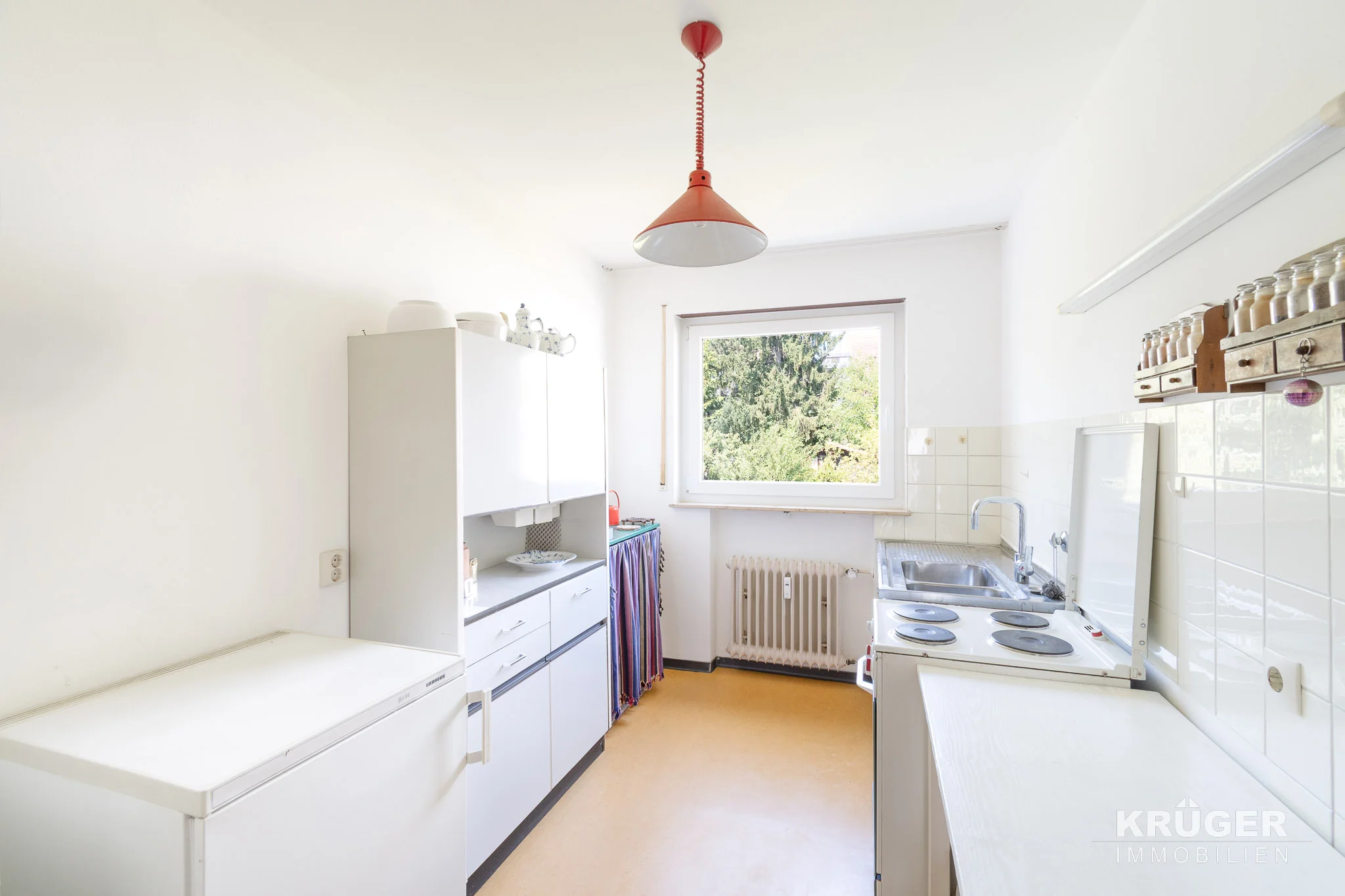 Leinfelden-Echterdingen, Ortsteil Musberg - Helle 4-Zi.-Whg. mit Balkon und TG-Stellplatz - Sofort frei