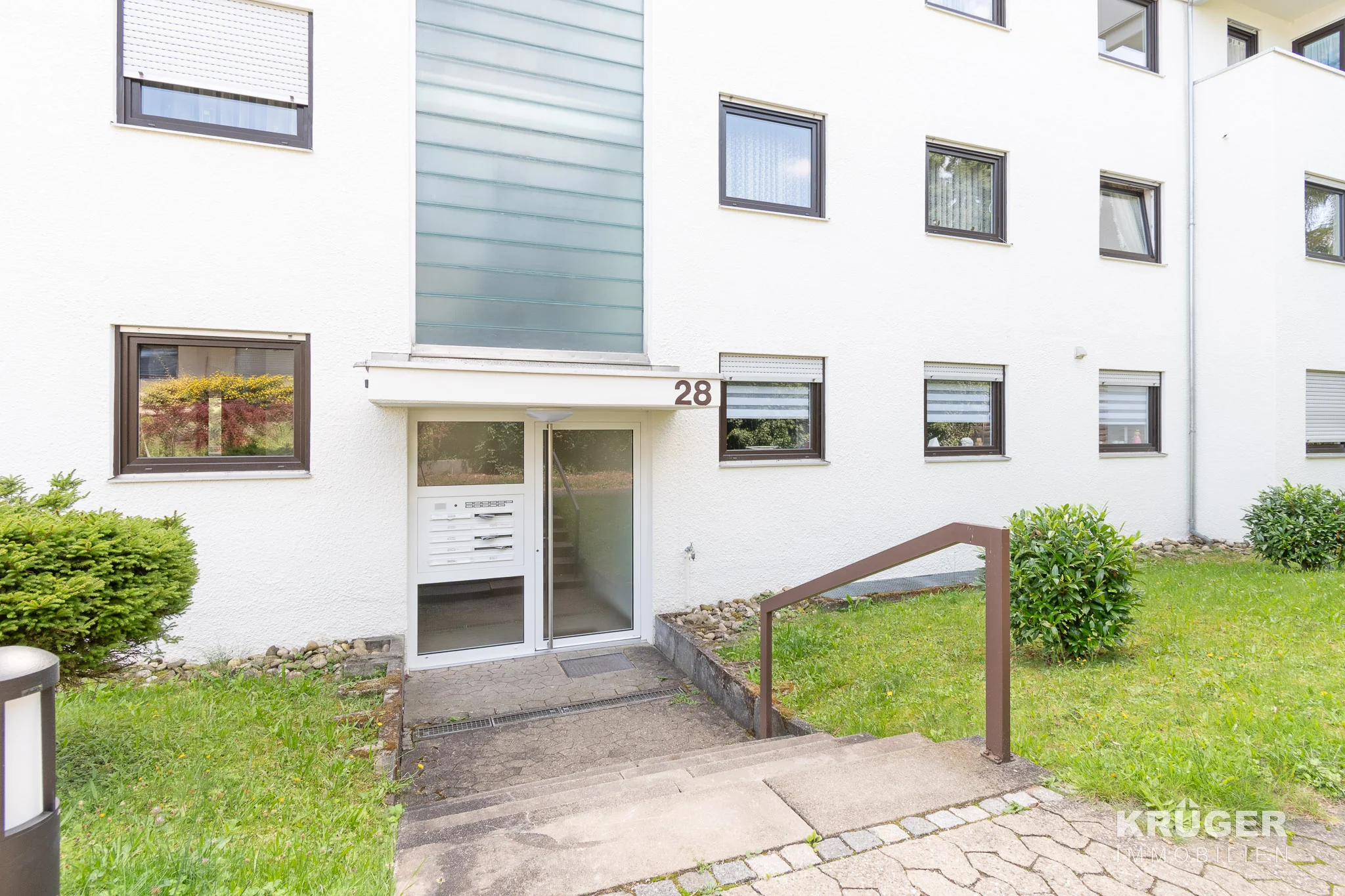 Leinfelden-Echterdingen, Ortsteil Musberg - Helle 4-Zi.-Whg. mit Balkon und TG-Stellplatz - Sofort frei