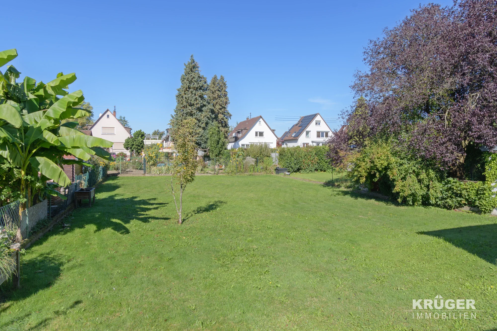 Karlsruhe-Durlach | Gepflegtes Mehrfamilienhaus mit drei Wohneinheiten (EG frei & DG freiwerdend), Doppelgarage und großem Gartengrundstück