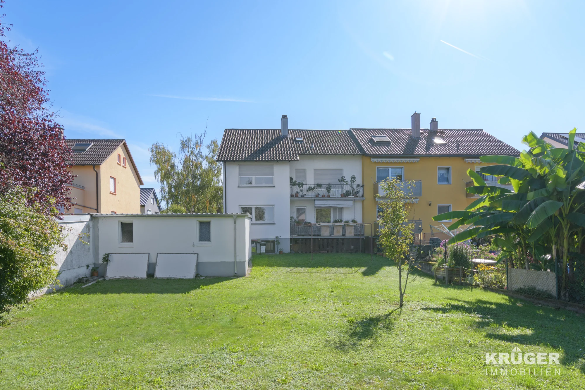 Karlsruhe-Durlach | Gepflegtes Mehrfamilienhaus mit drei Wohneinheiten (EG frei & DG freiwerdend), Doppelgarage und großem Gartengrundstück