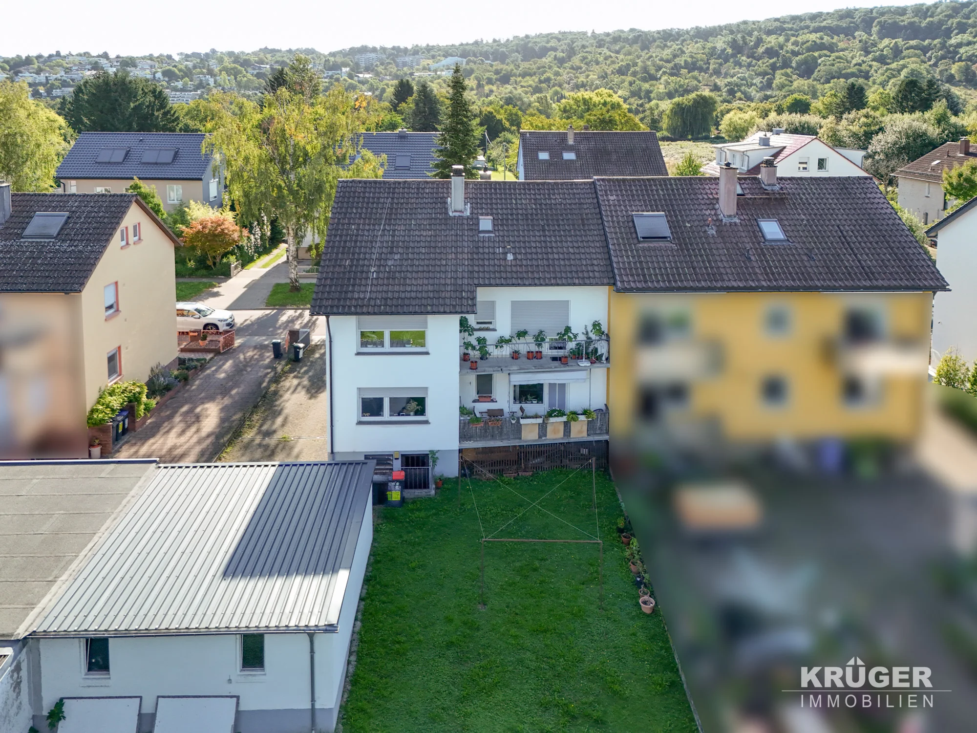 Karlsruhe-Durlach | Gepflegtes Mehrfamilienhaus mit drei Wohneinheiten (EG frei & DG freiwerdend), Doppelgarage und großem Gartengrundstück