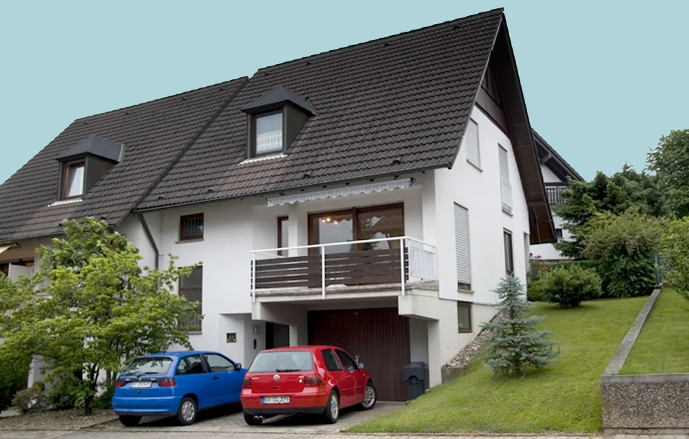 Sinzheim / Schöne Doppelhaushälfte mit EBK, Garage und Garten in angenehmer Ortsrand- & Hanglage