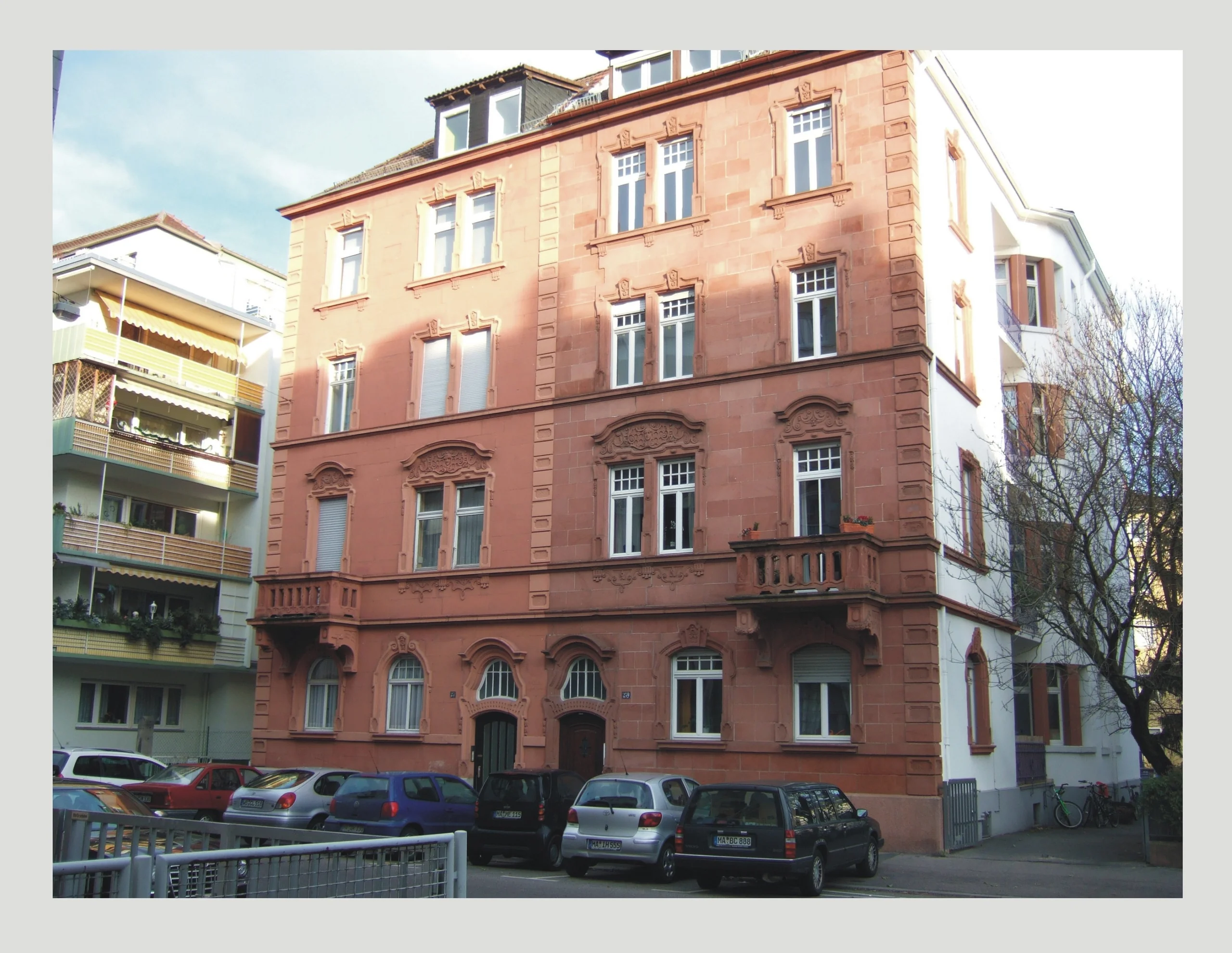Mannheim-Lindenhof / Sanierte 6-Zi-Altbau-Wohnung mit 2 Balkonen in Jugendstil-Kulturdenkmal / Stuck - Stiltüren - uvm...