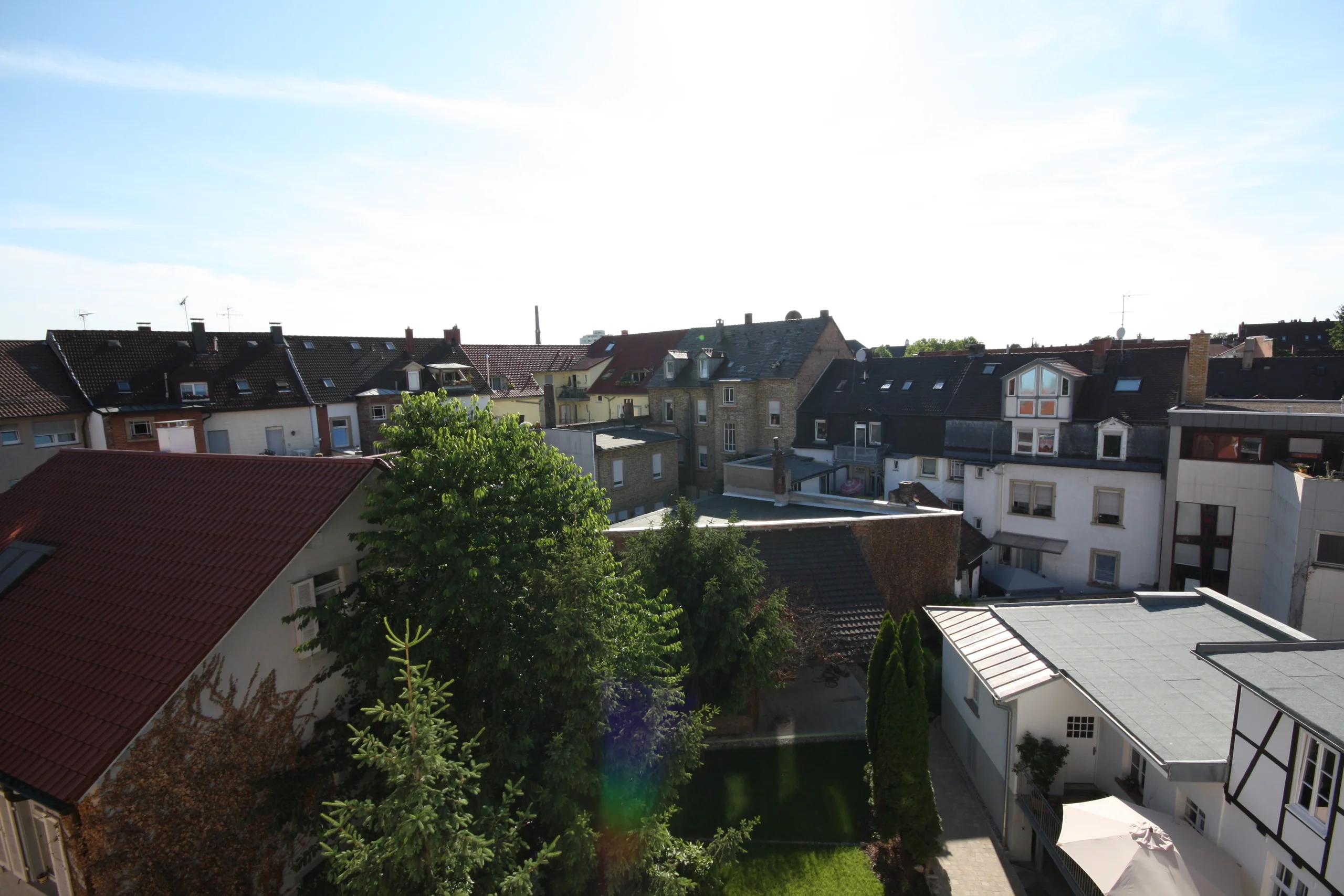 Sanierte 3-Zi-DG-Studio-Maisonette-Wohnung mit Loggia & Einbauküche in stilvollem Altbau in Durlach mit Turmbergblick