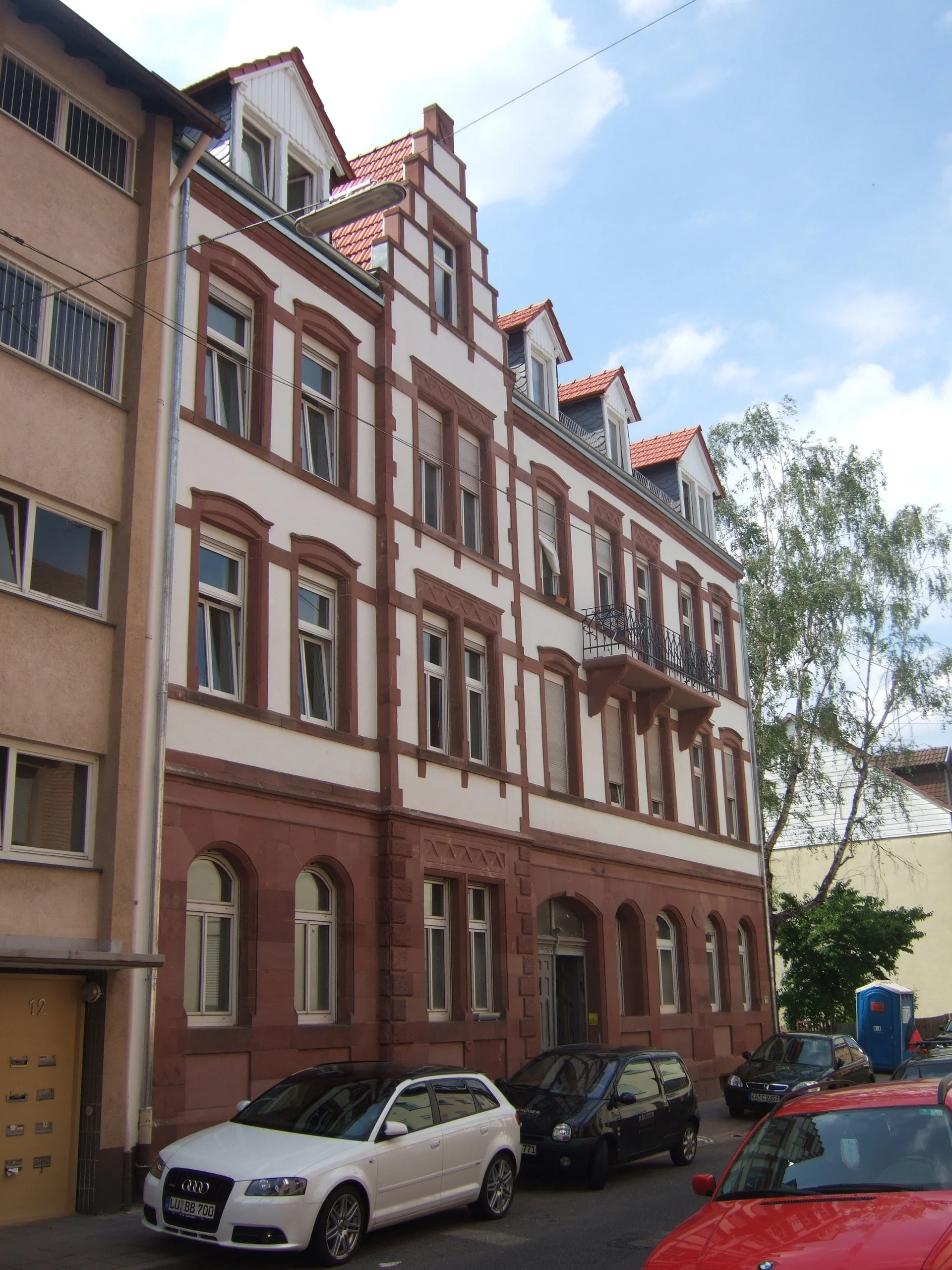 KA-Durlach / Grundsanierte 2-3-Zi-Wohnung mit sehr grosser SW-Terrasse in stilvollem Altbau