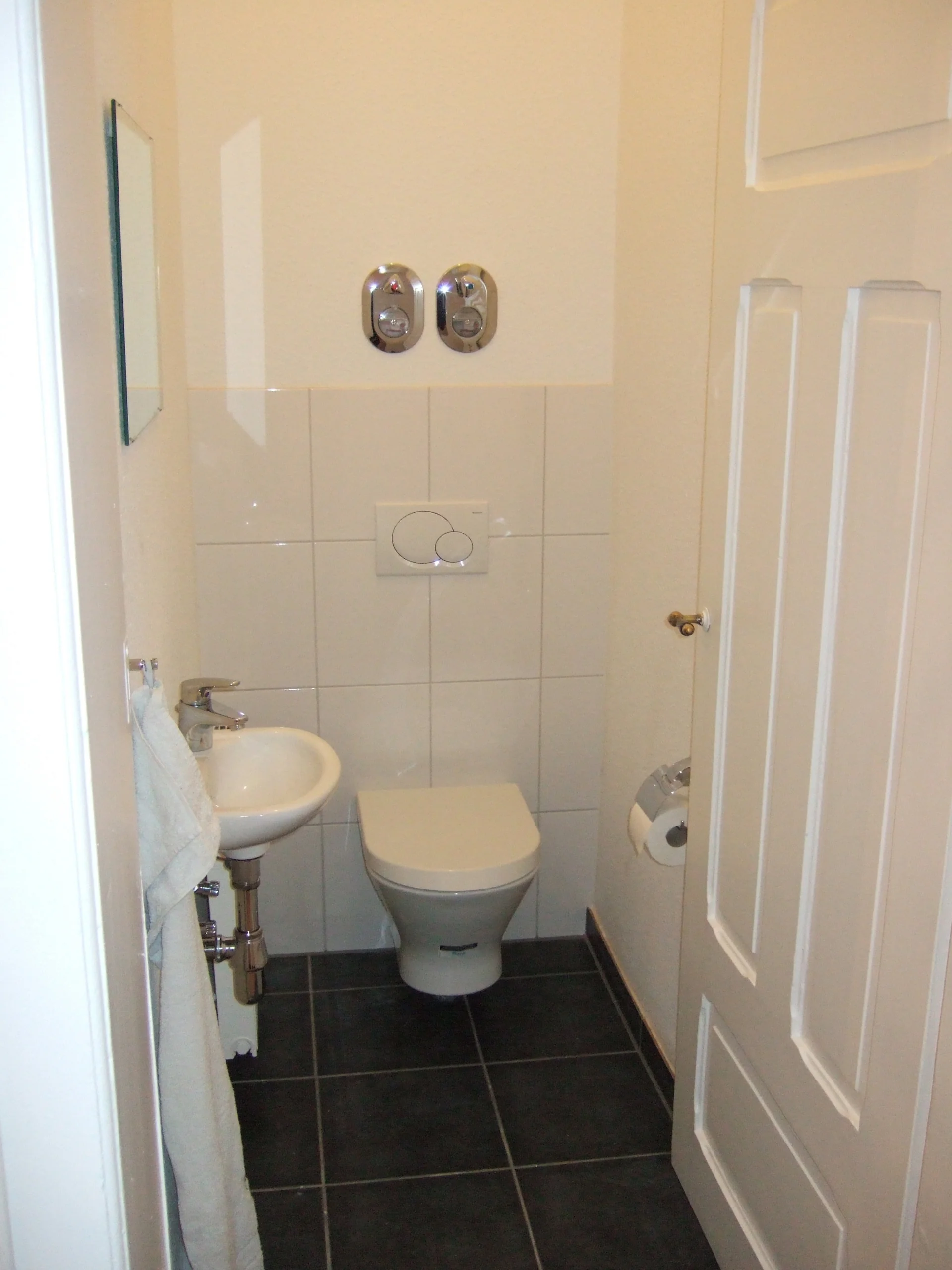 KA-Durlach / Grundsanierte 2-3-Zi-Wohnung mit sehr grosser SW-Terrasse in stilvollem Altbau