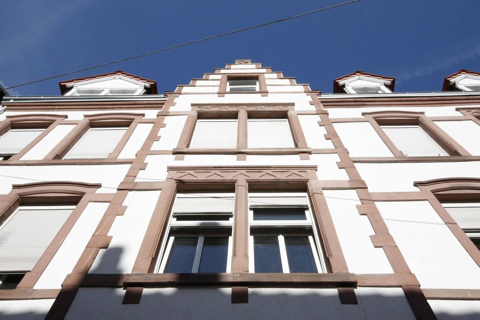 KA-Durlach / Grundsanierte 2-3-Zi-Wohnung mit sehr grosser SW-Terrasse in stilvollem Altbau