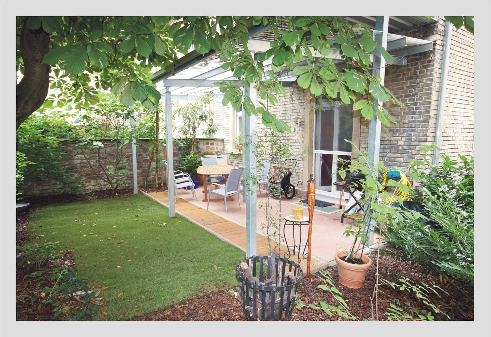 KA-Durlach / 3-Zi-Wohnung mit Terrasse, Garten und zusätzlicher Hofterrasse in sehr zentraler & ruhiger Lage