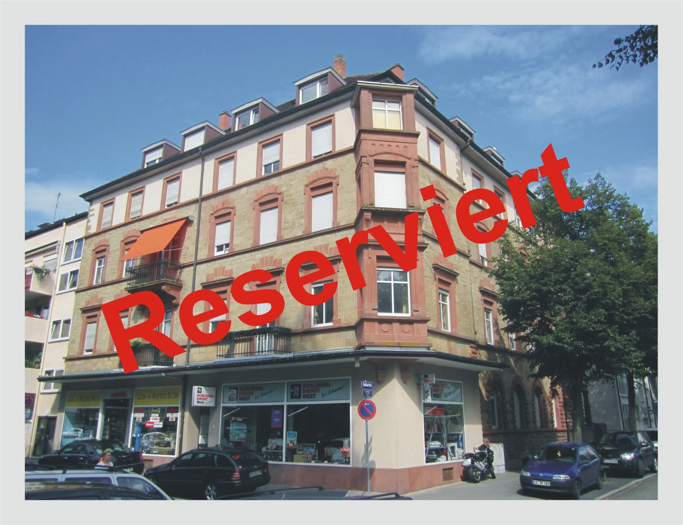 KA-Mühlburg, Peter-und-Paul-Platz / Schöne 2-Zimmer-Wohnung mit Erker, Balkon, Dielenböden und hohen Decken in stilvollem Haus