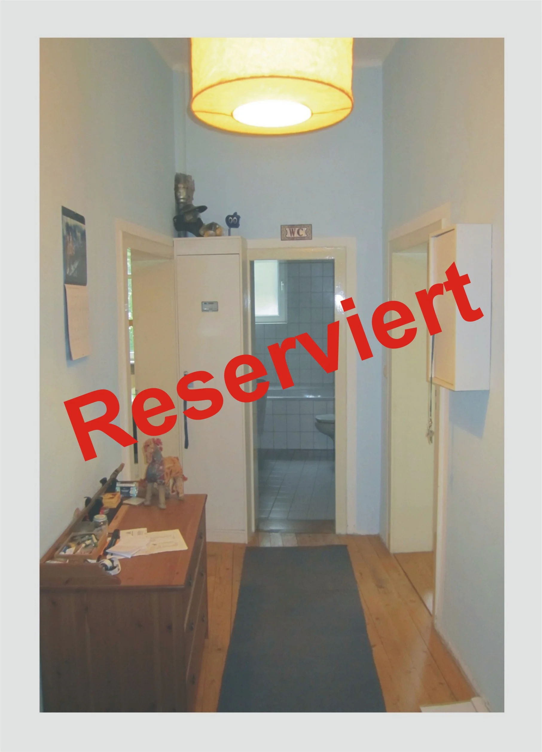 KA-Mühlburg, Peter-und-Paul-Platz / Schöne 2-Zimmer-Wohnung mit Erker, Balkon, Dielenböden und hohen Decken in stilvollem Haus