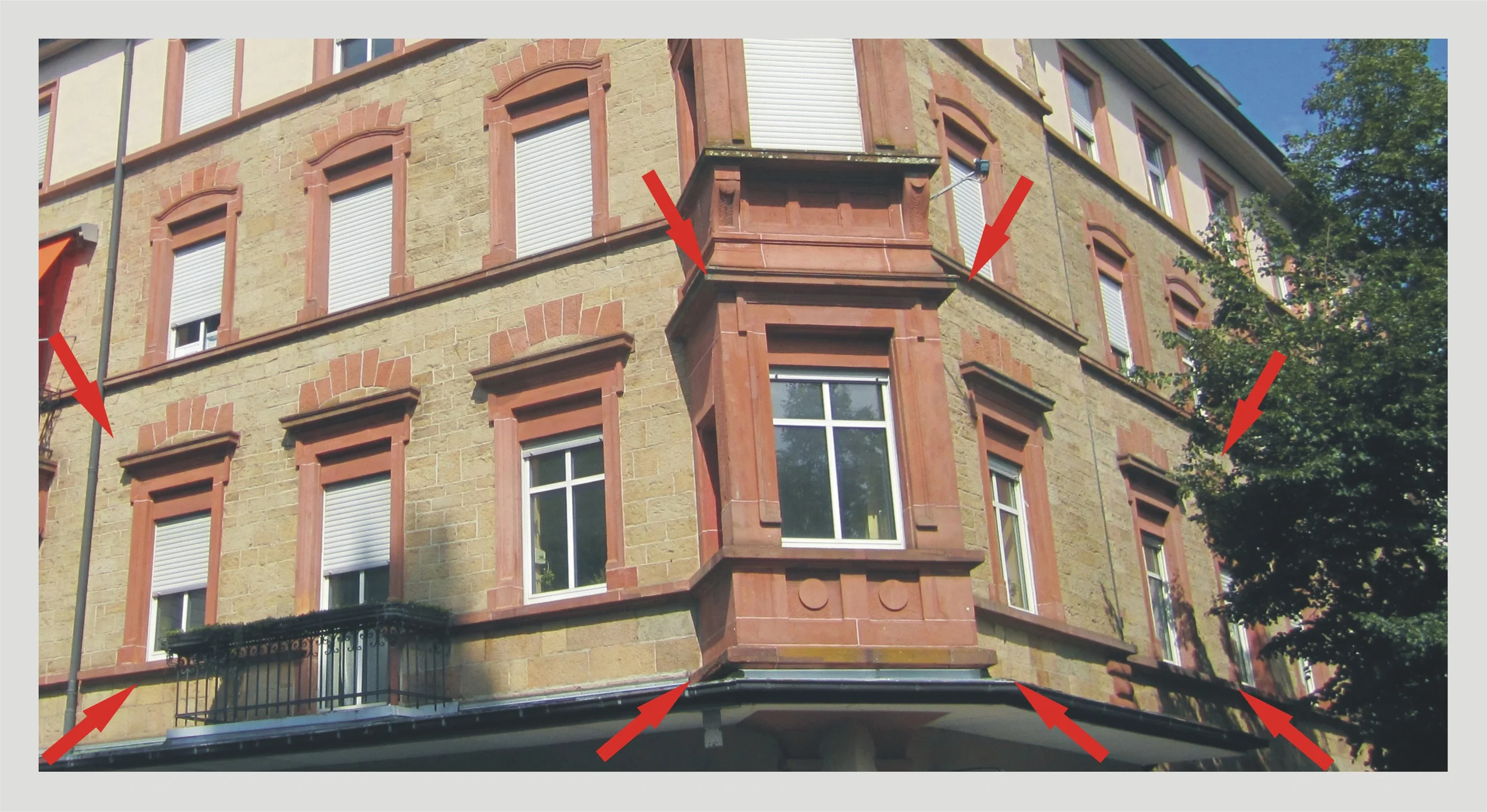 KA-Mühlburg, Peter-und-Paul-Platz / Schöne 2-Zimmer-Wohnung mit Erker, Balkon, Dielenböden und hohen Decken in stilvollem Haus