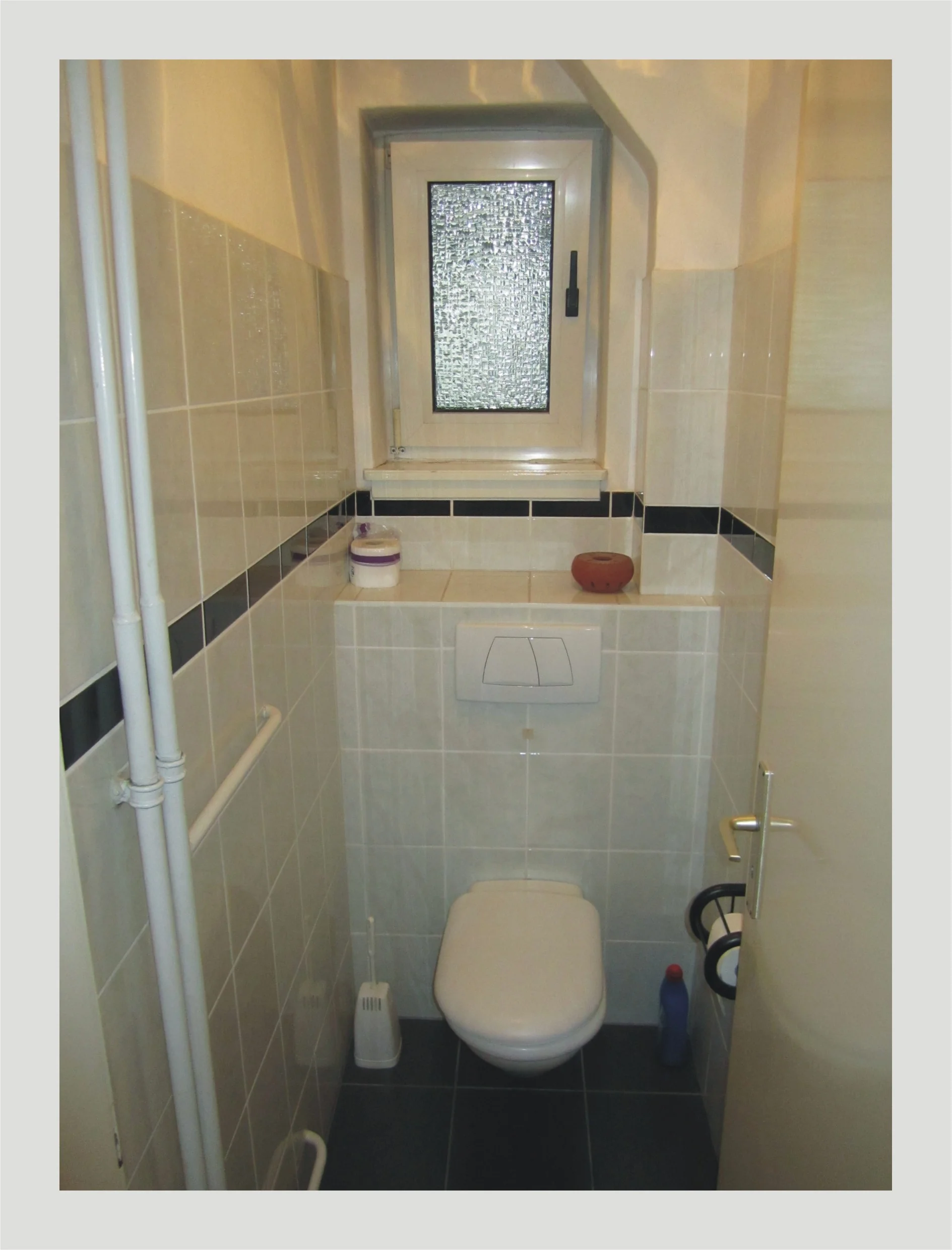Karlsruhe-Oststadt-Parkstraße / 2,5-Zimmer-Wohnung mit Balkon, Loggia, Einbauküche, Tageslichtbad, uvm. / bezugsfrei