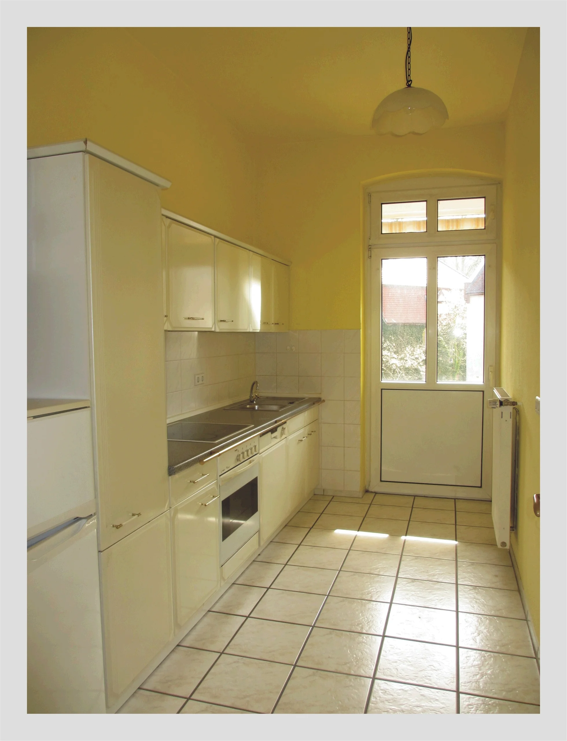 Karlsruhe-Durlach / 3-Zimmer-Wohnung mit 2 Balkonen in stilvollem Altbau, Einbauküche, Tageslichtbad, Turmbergblick, uvm. sofort bezugsfrei!
