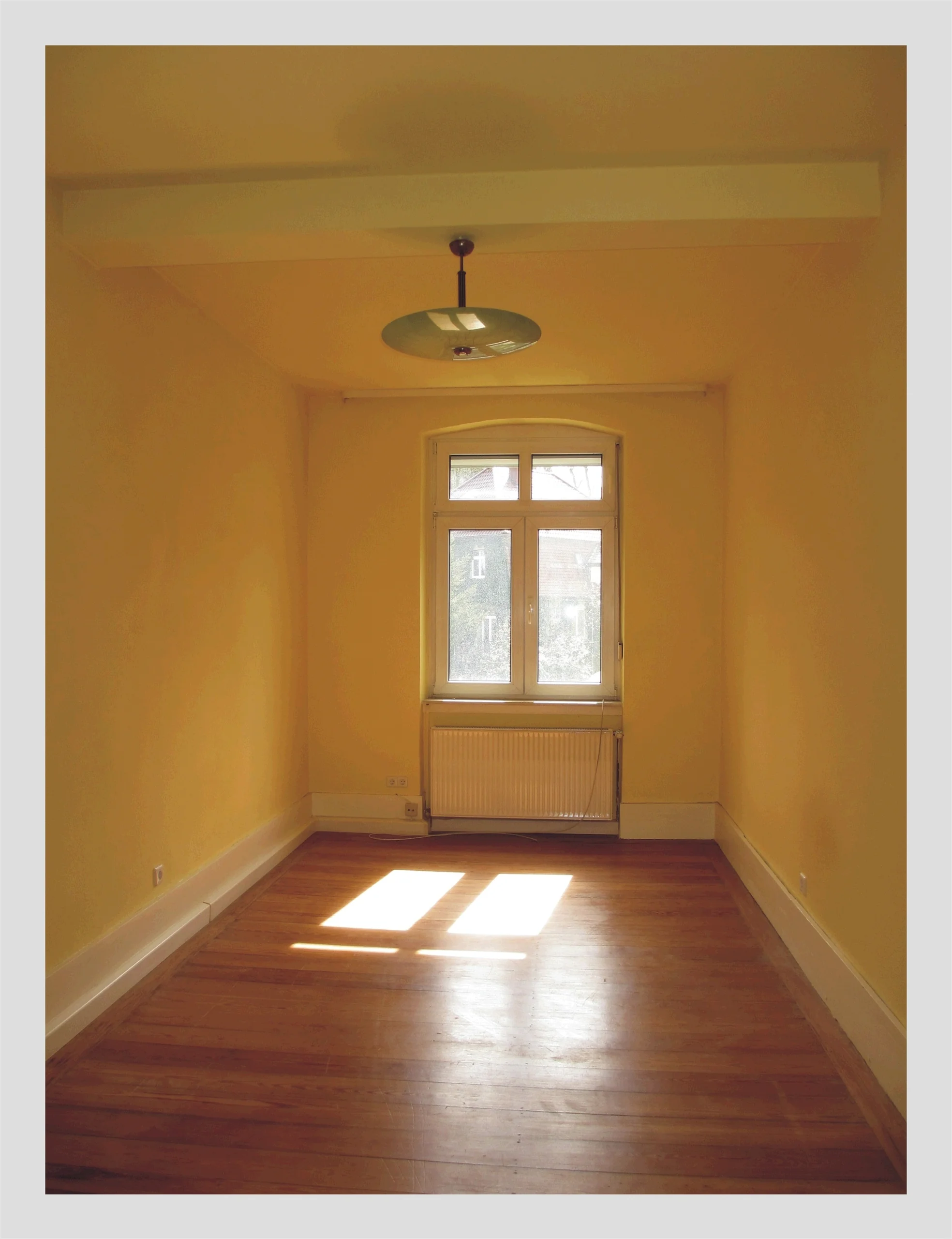 Karlsruhe-Durlach / 3-Zimmer-Wohnung mit 2 Balkonen in stilvollem Altbau, Einbauküche, Tageslichtbad, Turmbergblick, uvm. sofort bezugsfrei!