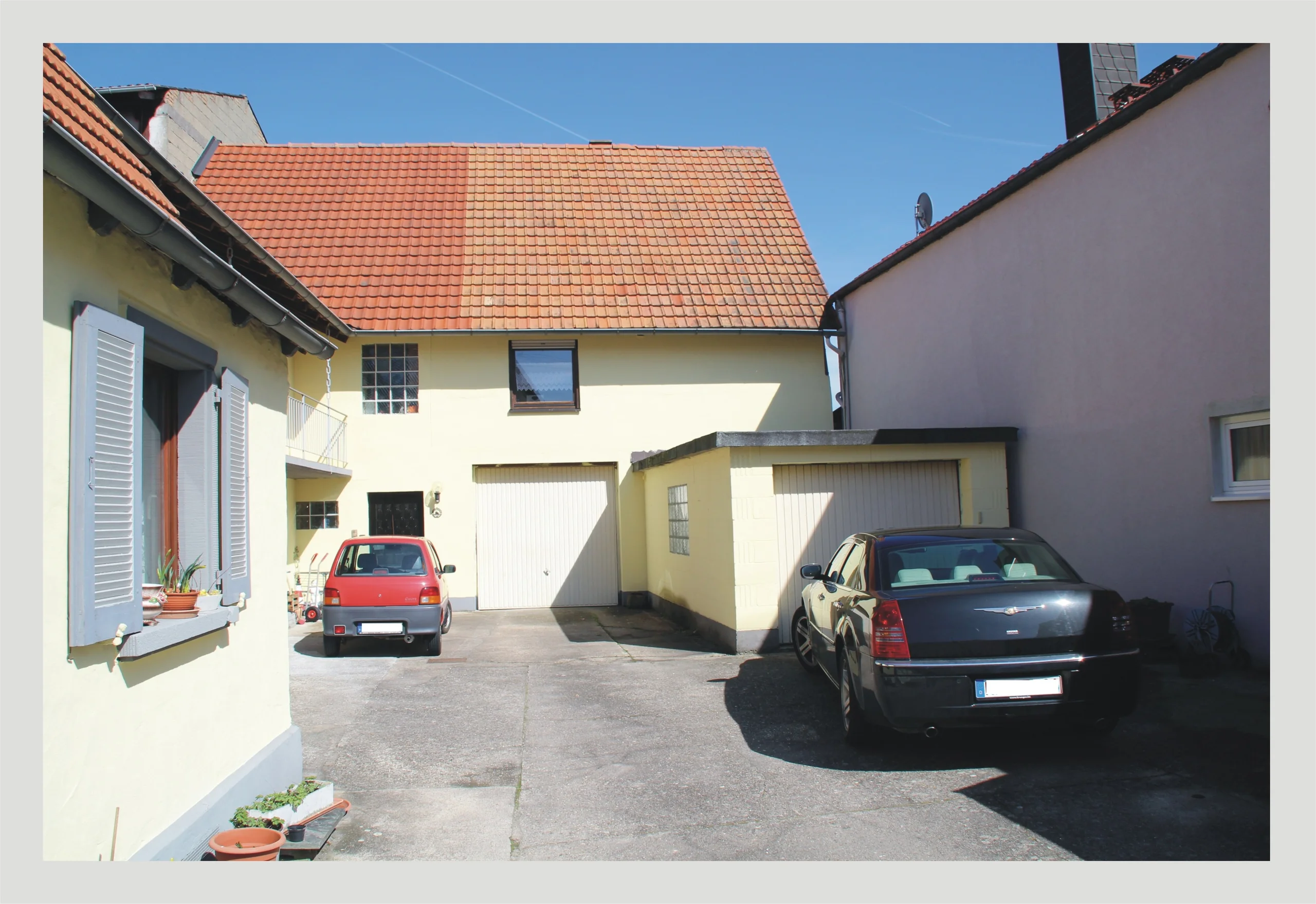 Scheibenhardt / Großzügiges Anwesen bestehend aus zwei Wohnhäusern, 2 Garagen, Hof- und Gartenfläche, Pferdestall, weitere Nutzflächen, etc.