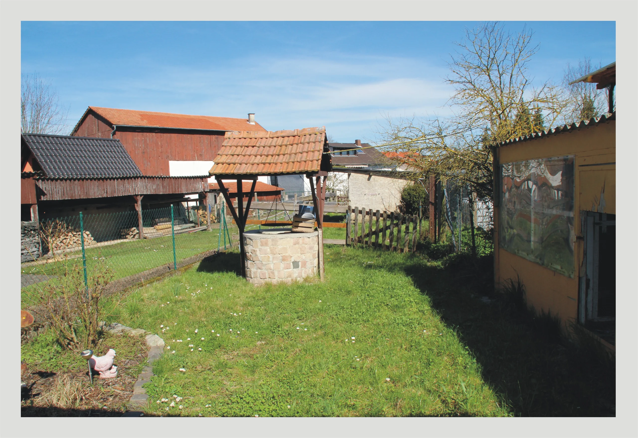 Scheibenhardt / Großzügiges Anwesen bestehend aus zwei Wohnhäusern, 2 Garagen, Hof- und Gartenfläche, Pferdestall, weitere Nutzflächen, etc.