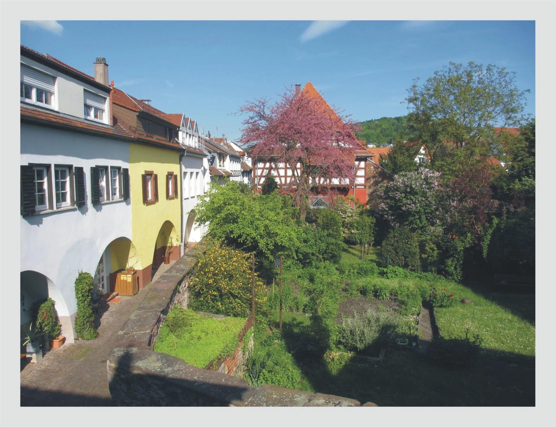 KA-Durlach / 1-Familienhaus mit Grundstück in toller Altstadtlage - An der Stadtmauer - mit historischem Stadtmauerbogen